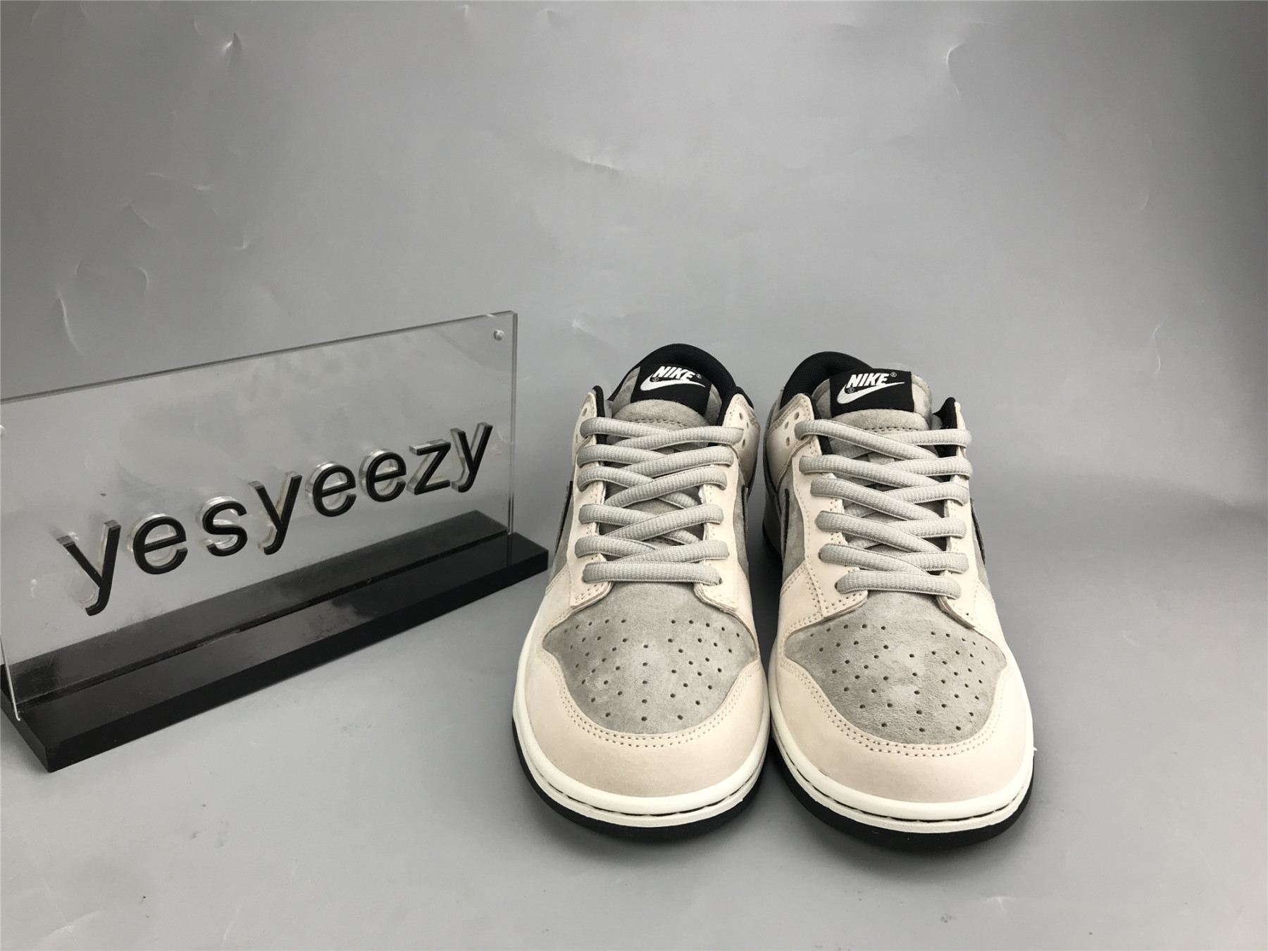 UA NIKE SB DUNK LOW "STEAMBOY OST" GREY BLACK