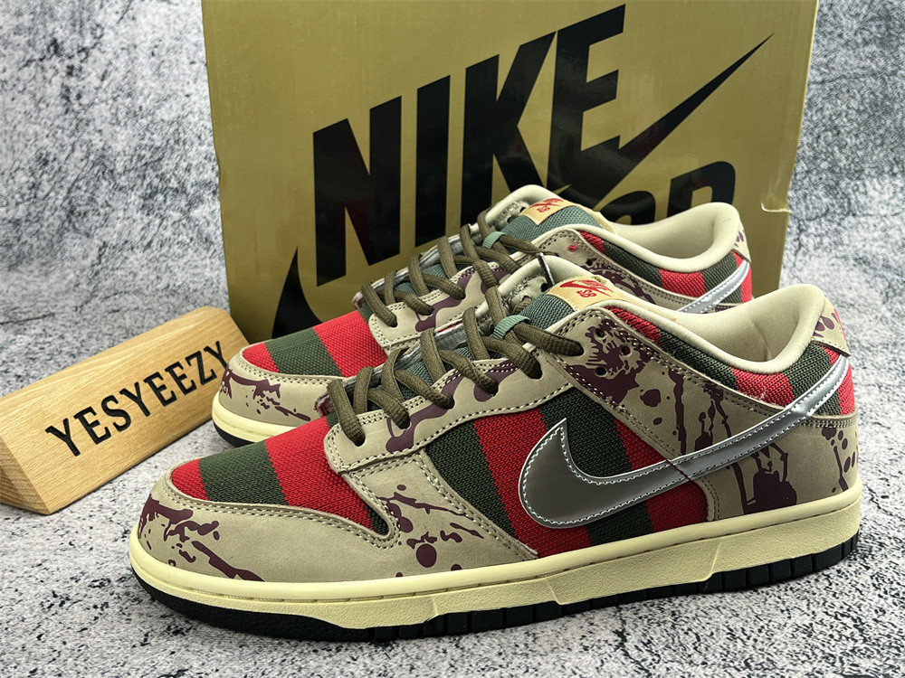 UA NIKE DUNK LOW PRO SB