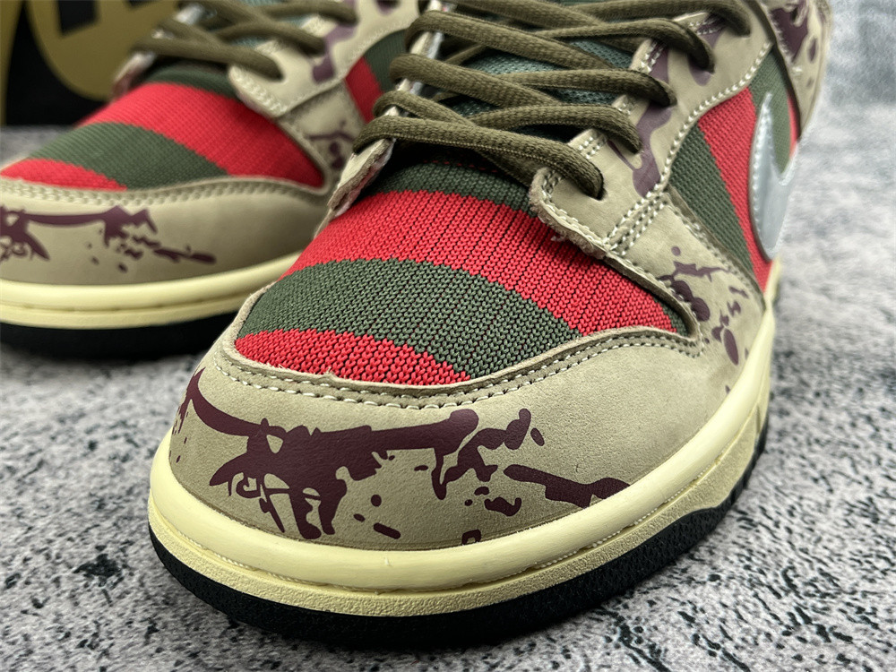 UA NIKE DUNK LOW PRO SB