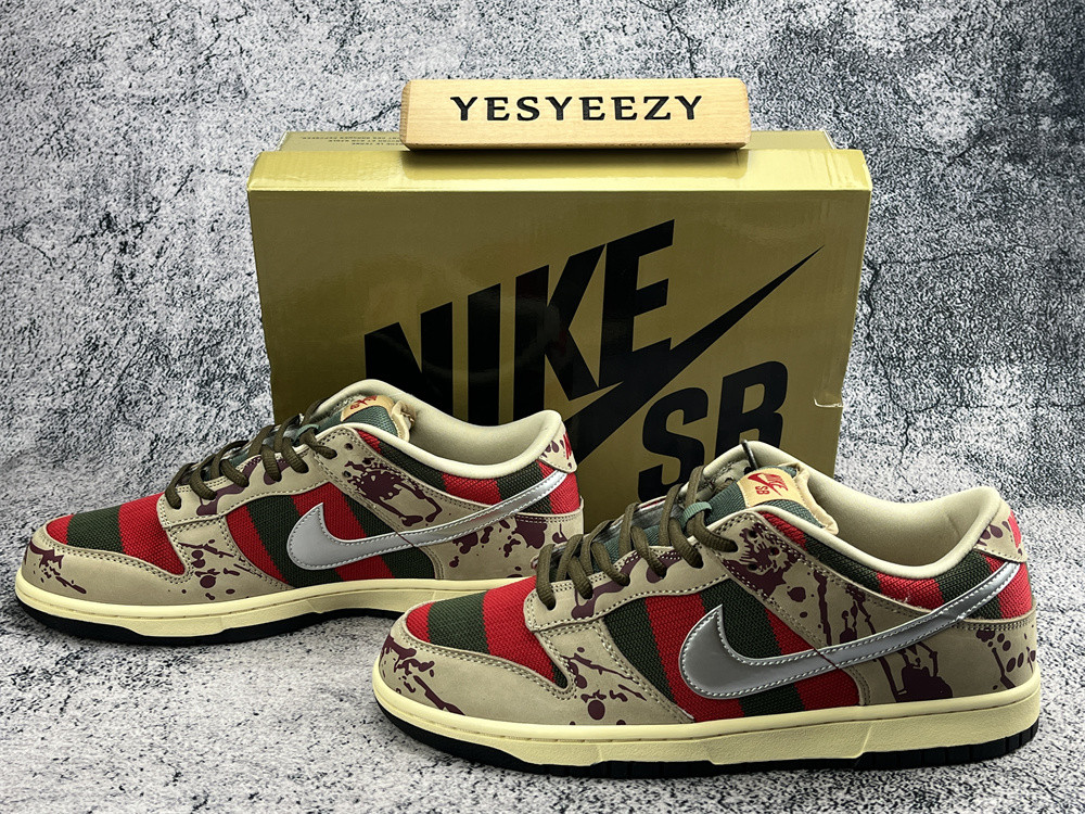 UA NIKE DUNK LOW PRO SB