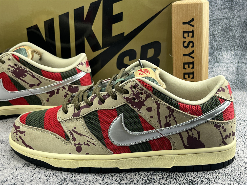 UA NIKE DUNK LOW PRO SB