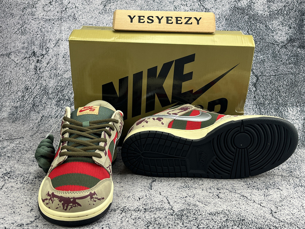 UA NIKE DUNK LOW PRO SB