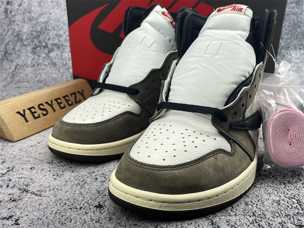 UA TRAVIS SCOTT X AIR JORDAN 1 RETRO HIGH OG 