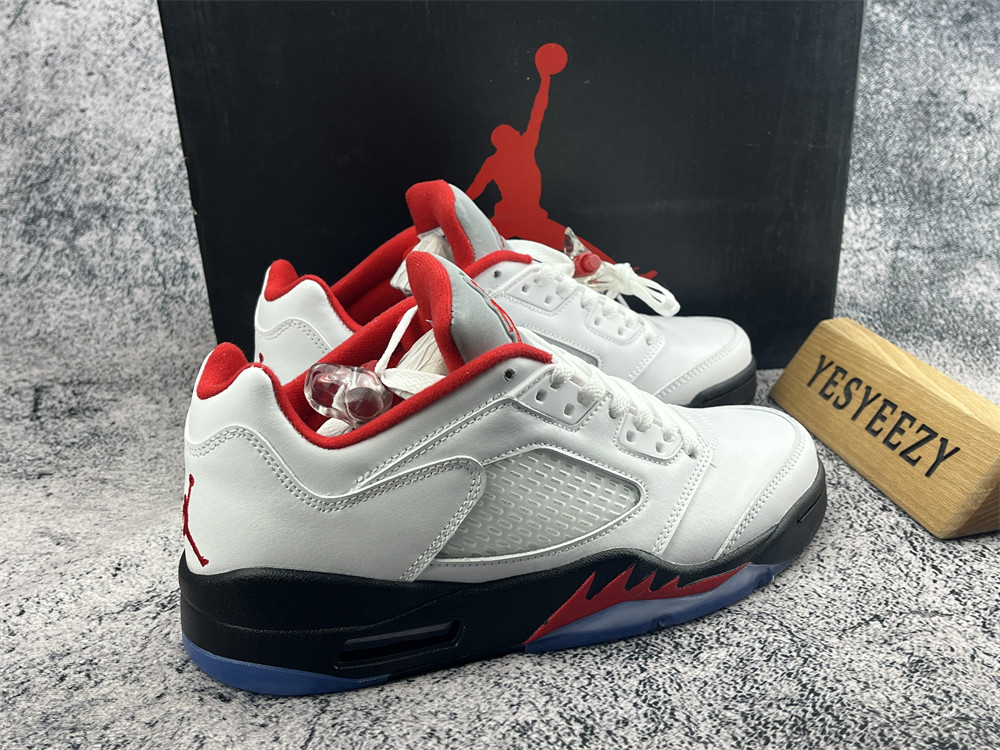 UA AIR JORDAN 5 LOW GOLF