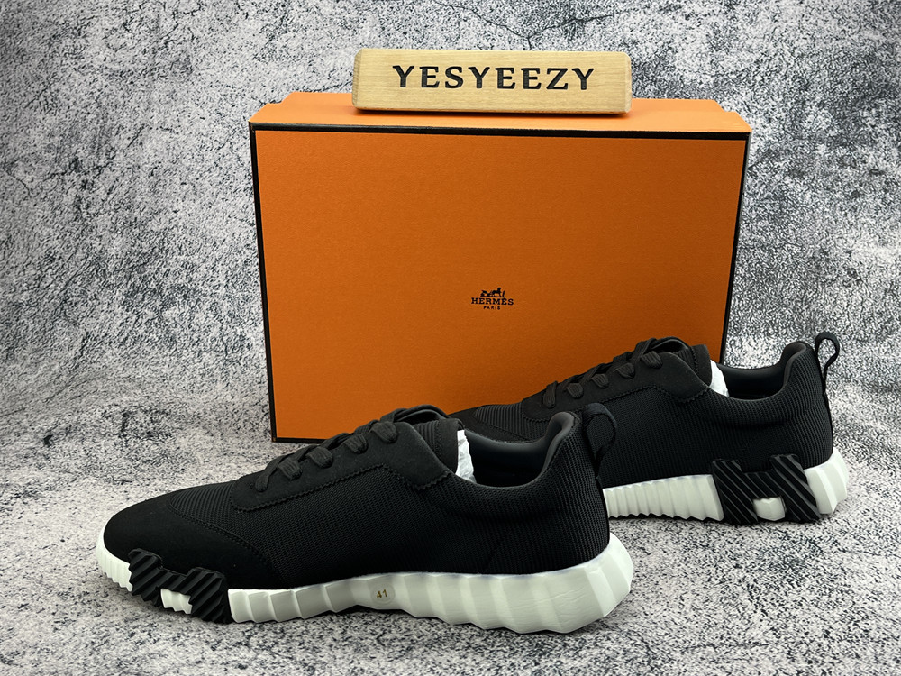 UA H**me5 Bouncing Sneaker