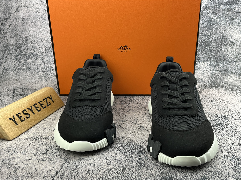 UA H**me5 Bouncing Sneaker