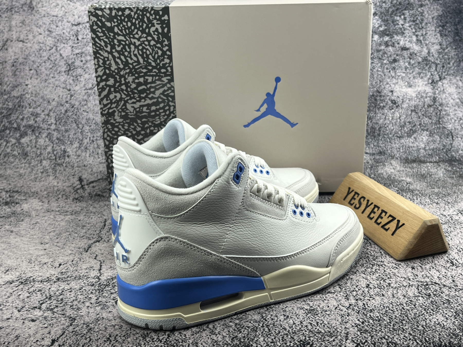 UA Jordan 3 Retro