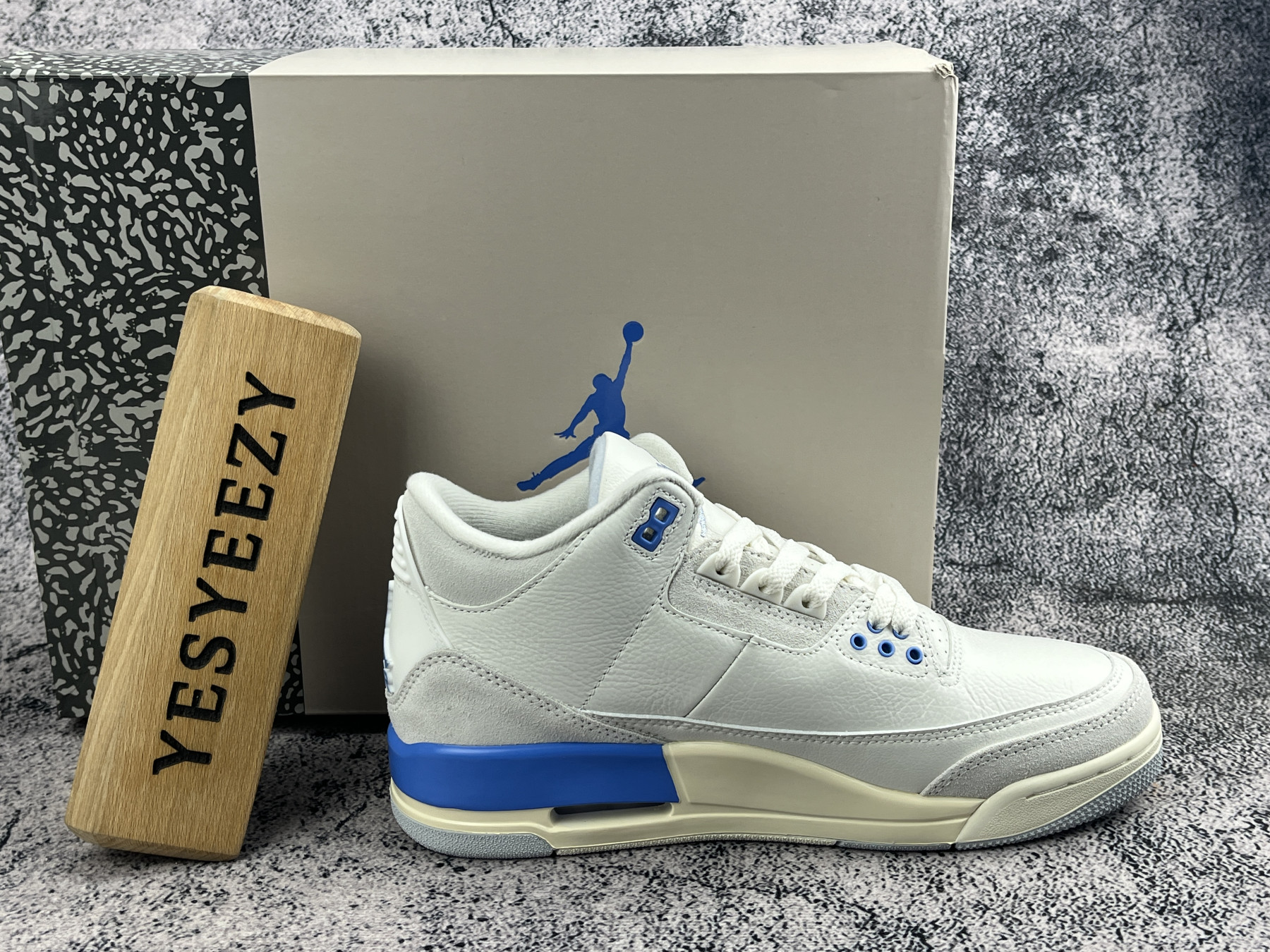 UA Jordan 3 Retro