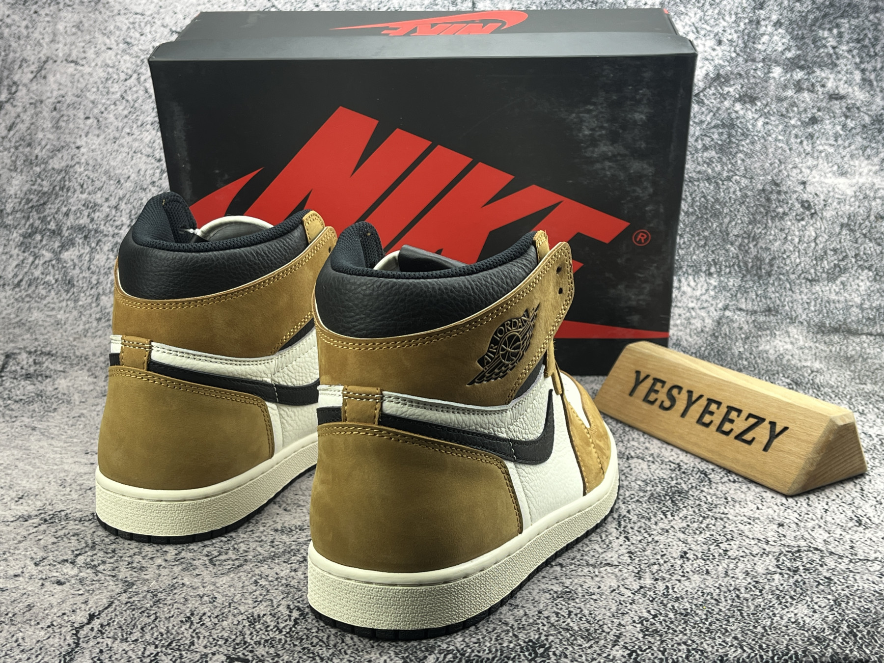 UA AIR JORDAN 1 HIGH