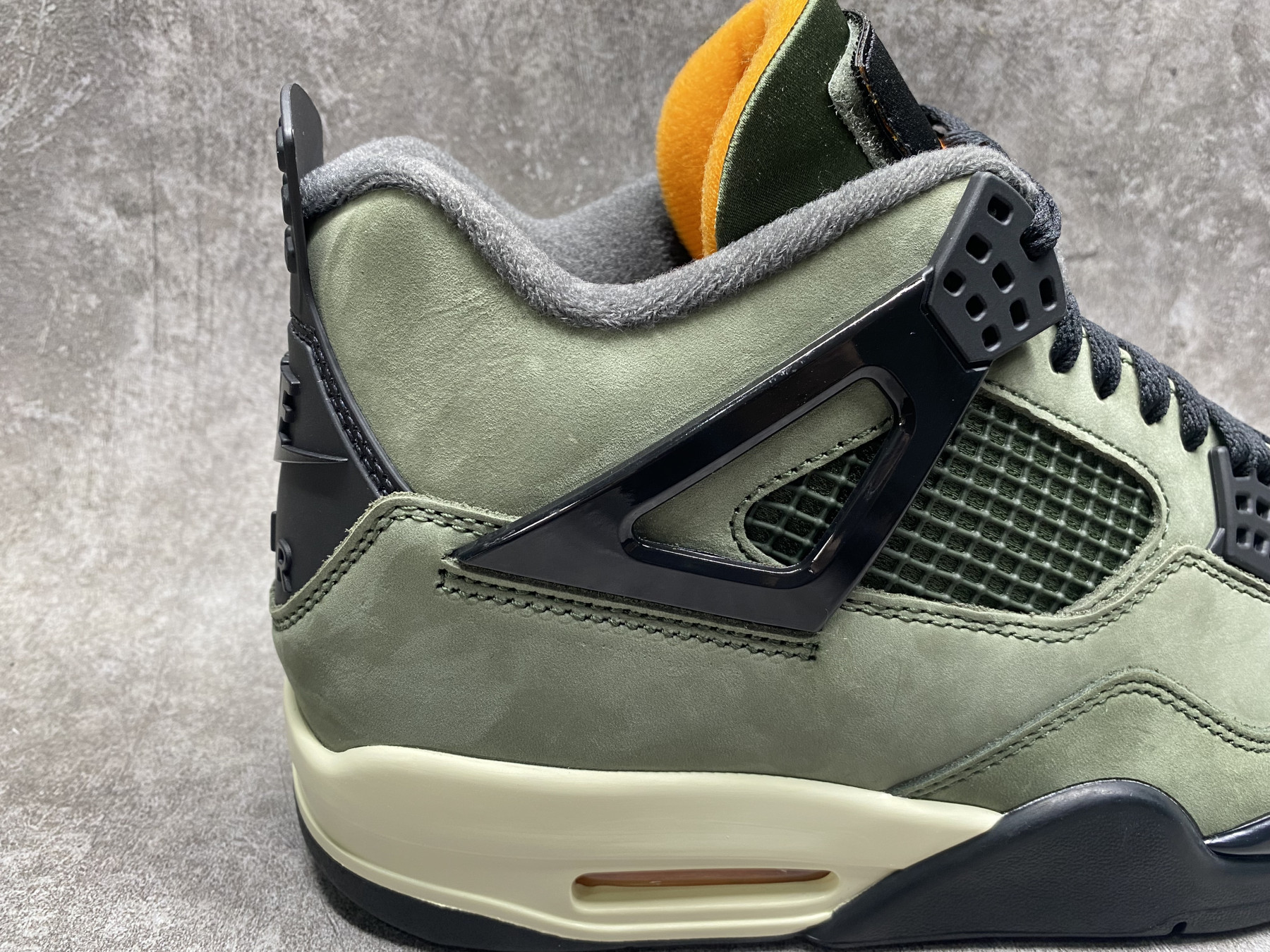 UA Jordan 4 Retro