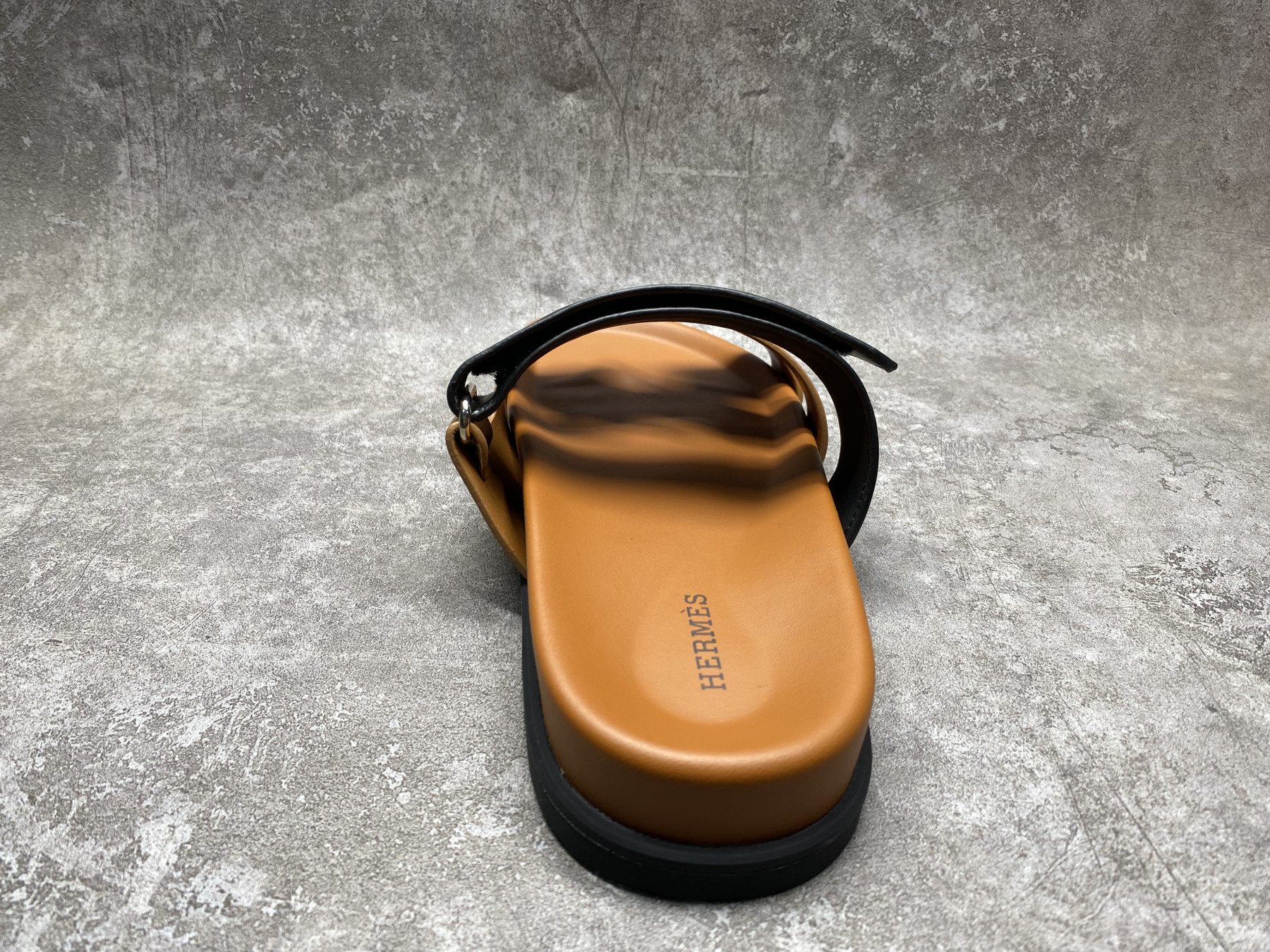 UA H**me5 Chypre Sandal
