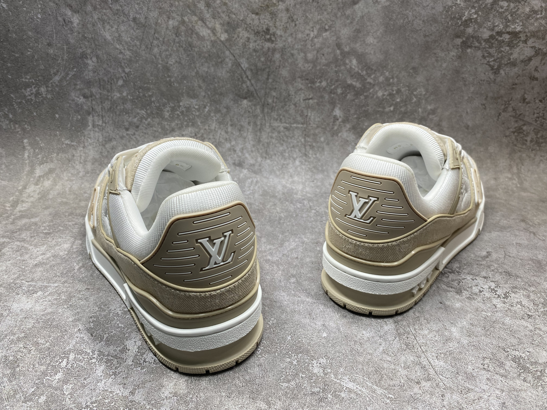 UA LV trainer Sneakers