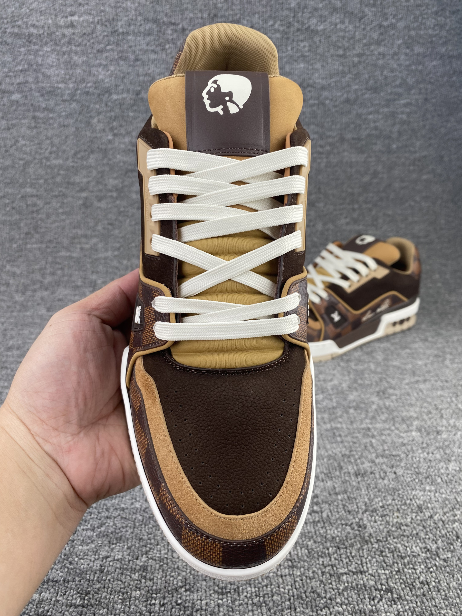 UA LV trainer Sneakers