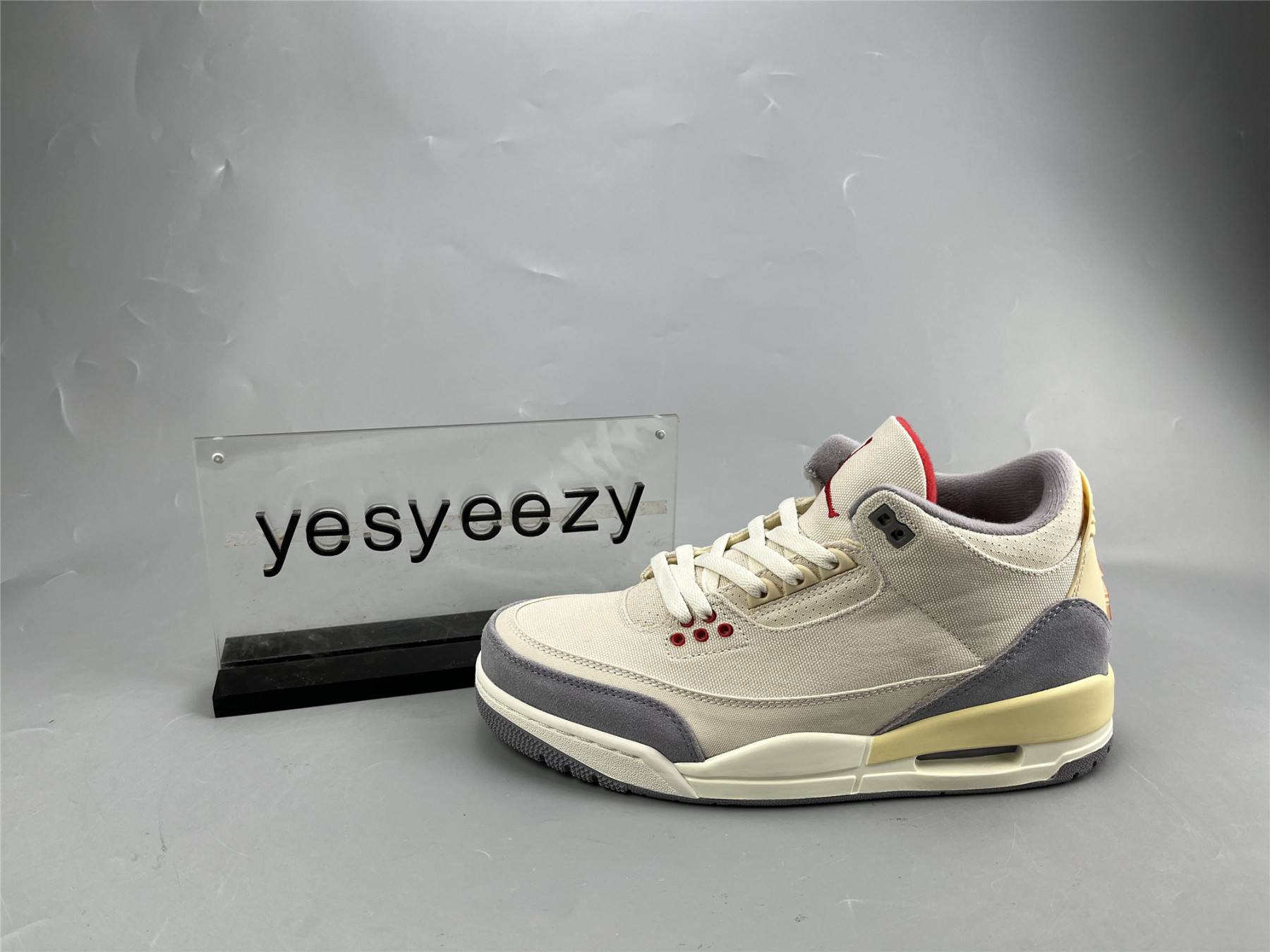 UA AIR JORDAN 3 RETRO SE 