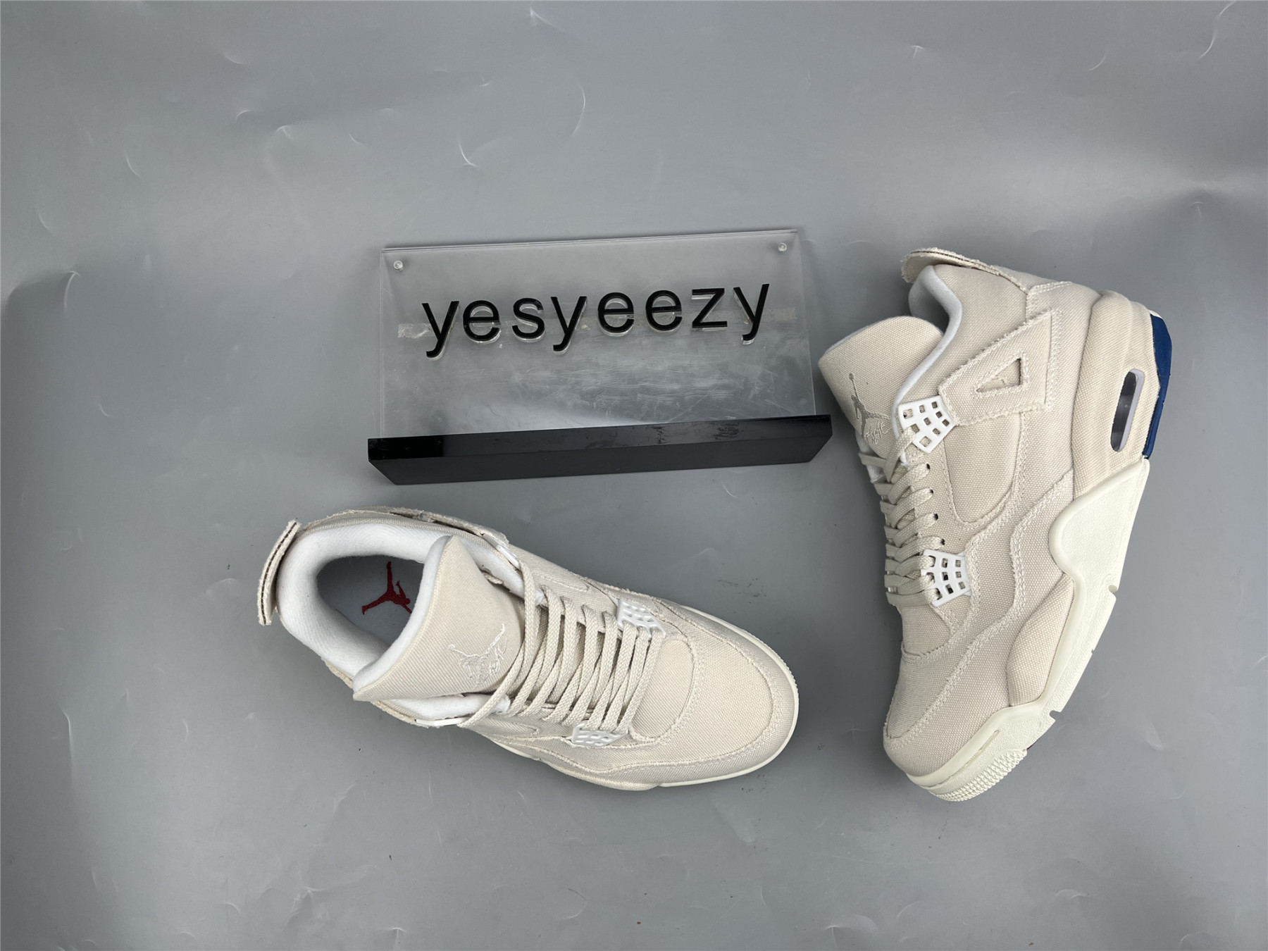 UA WMNS AIR JORDAN 4 RETRO 