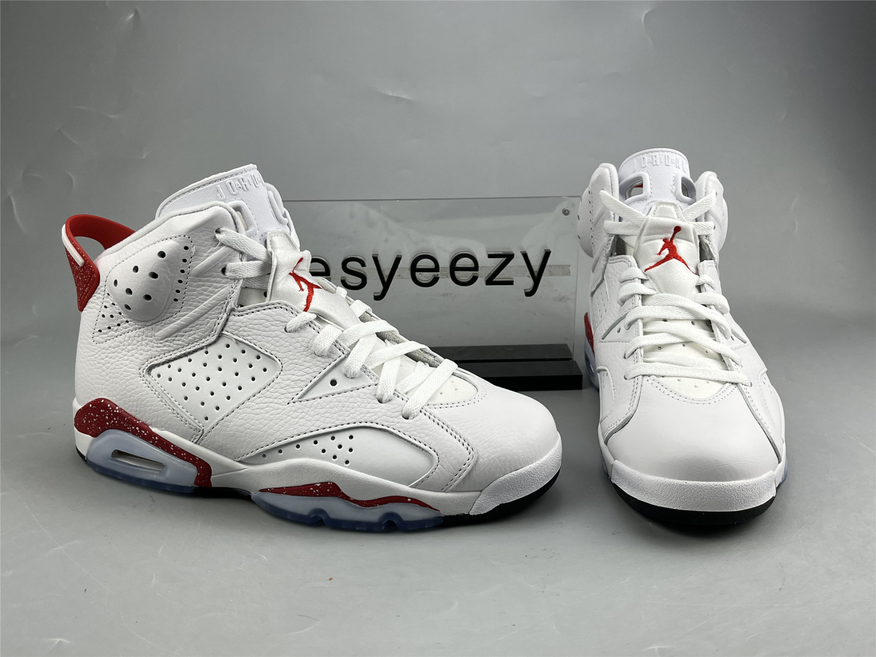 UA AIR JORDAN 6 RETRO 