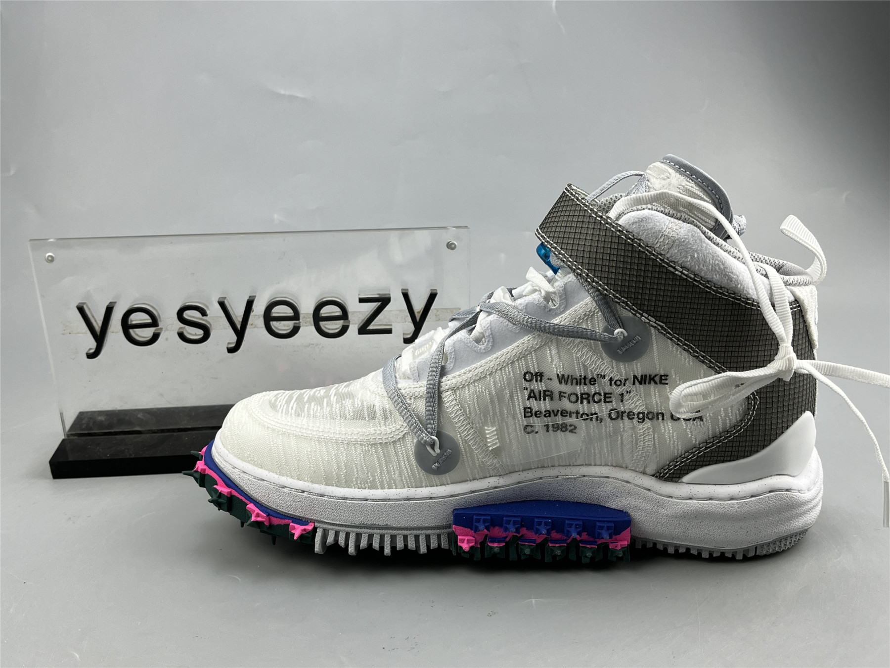 UA OFF-WHITE X NIKE AIR FORCE 1 MID â€œWHITEâ€