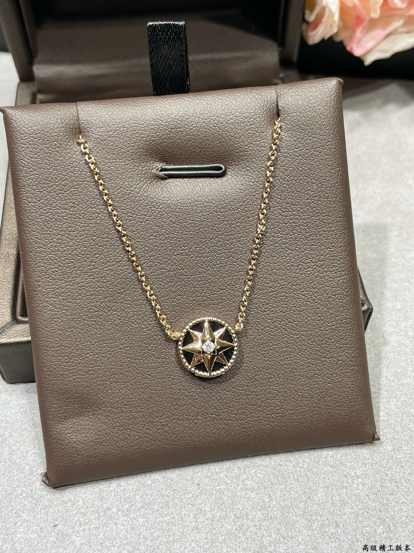 D10r Rose des Vents Necklace