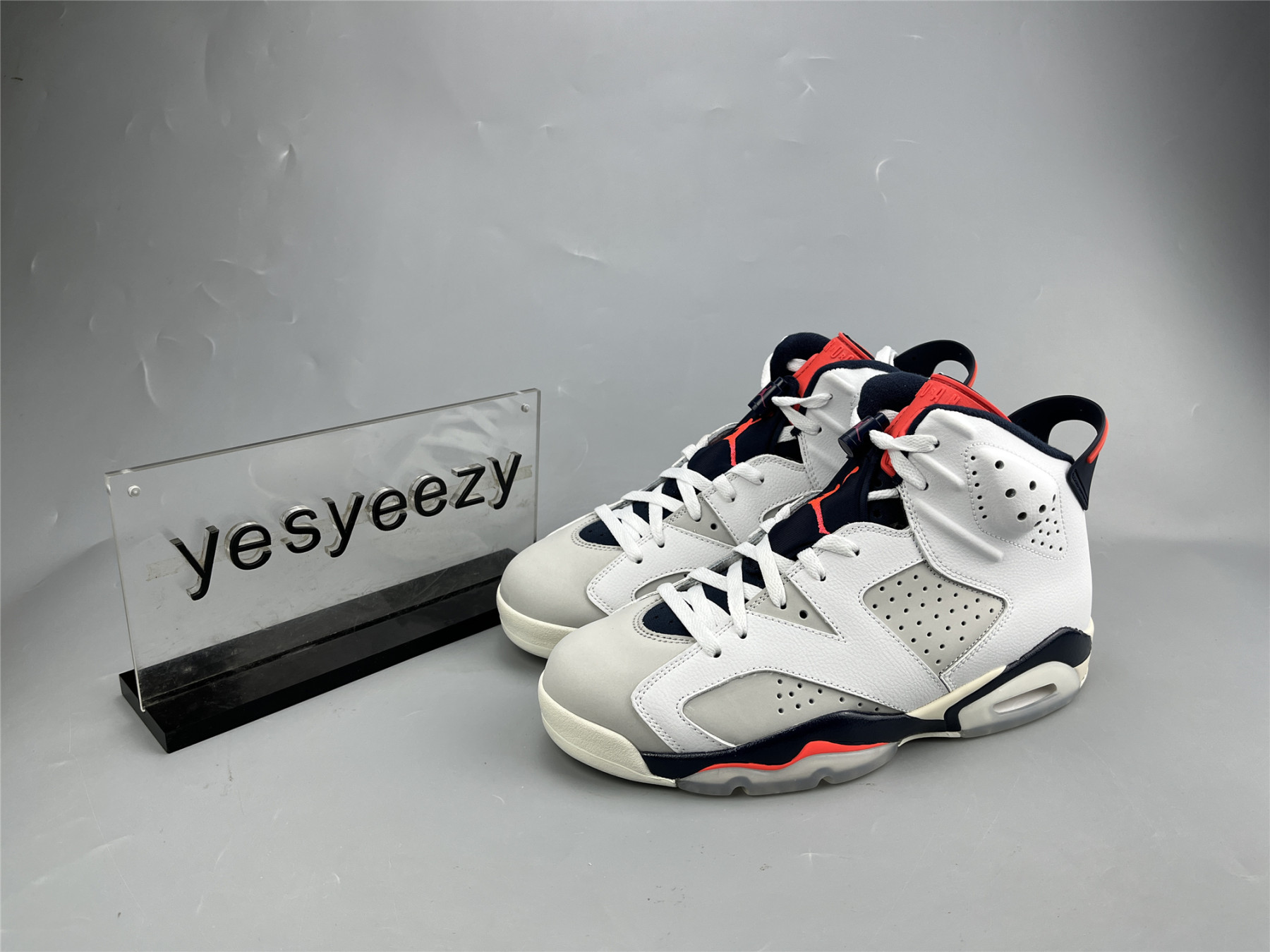 UA AIR JORDAN 6 RETRO 
