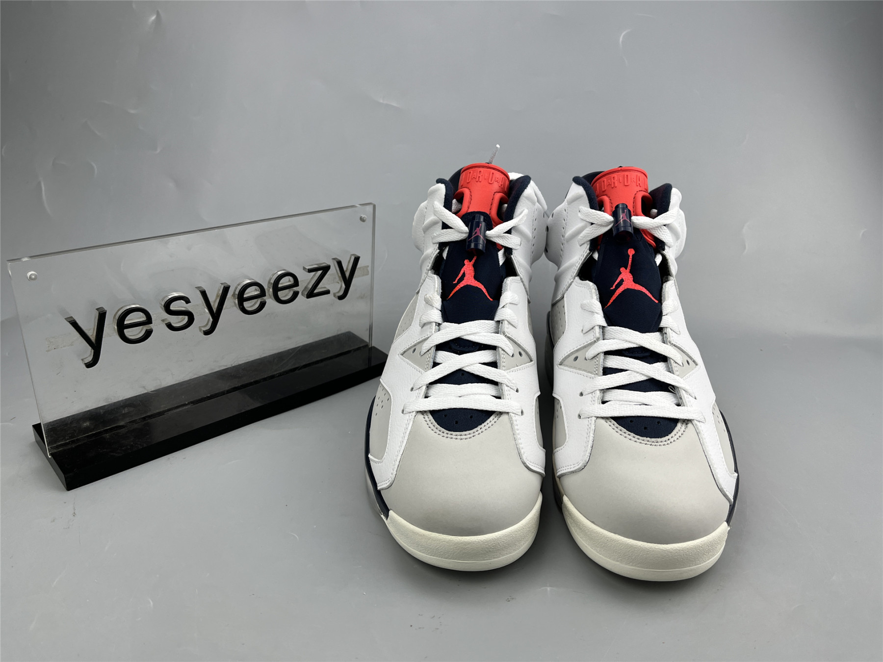 UA AIR JORDAN 6 RETRO 