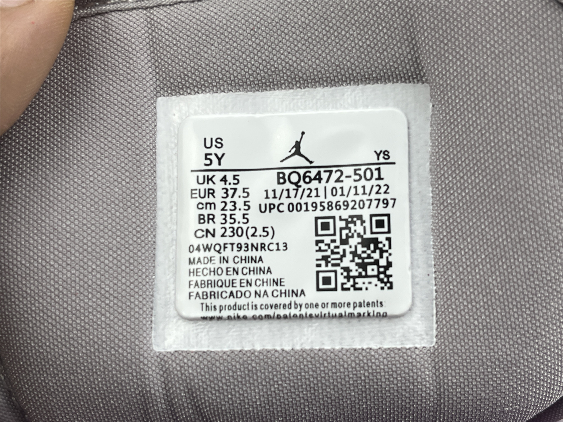 UA WMNS AIR JORDAN 1 MID 