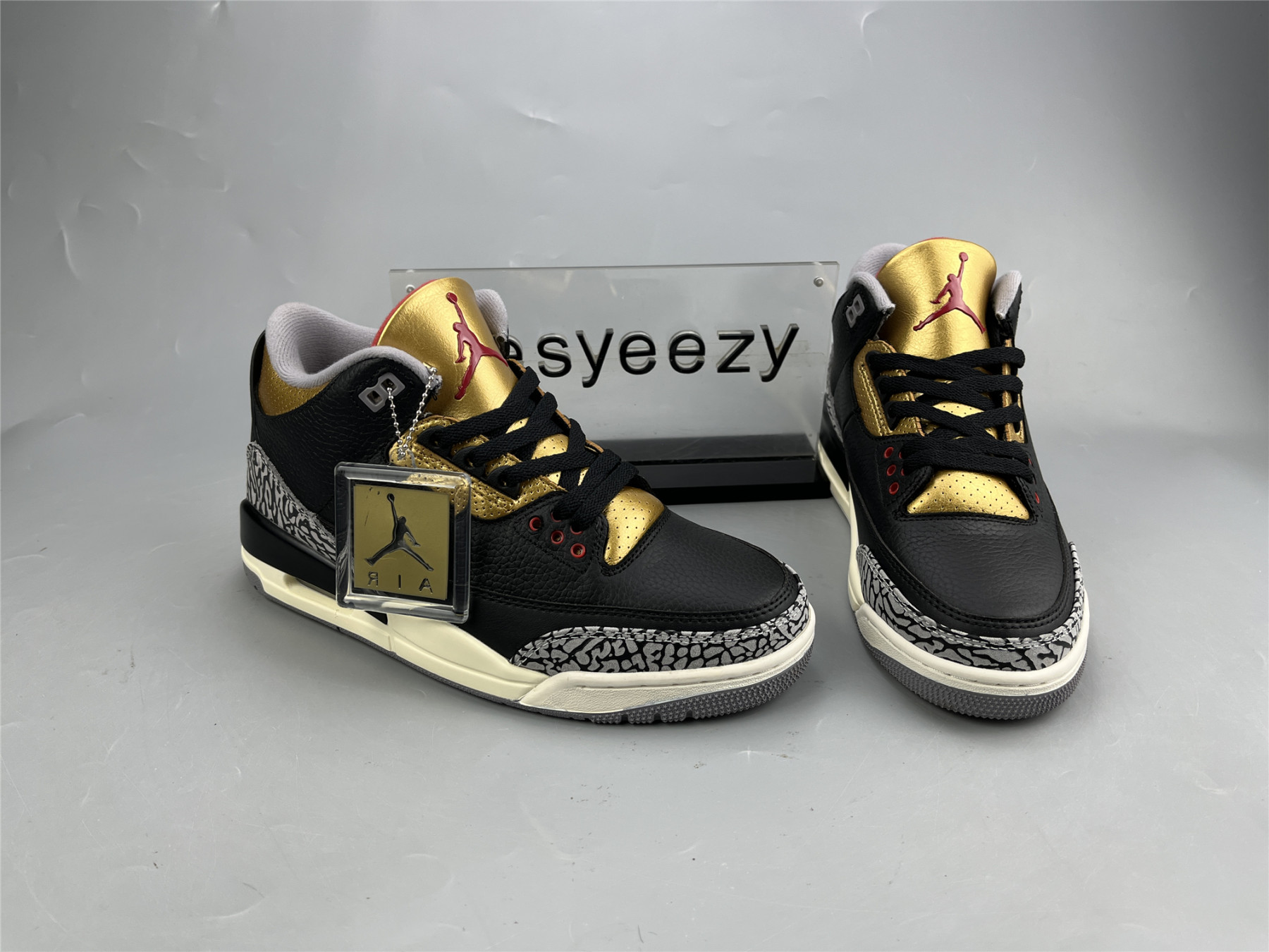 UA WMNS AIR JORDAN 3 RETRO