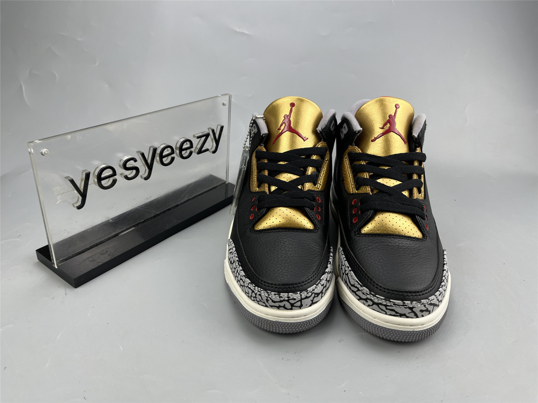 UA WMNS AIR JORDAN 3 RETRO