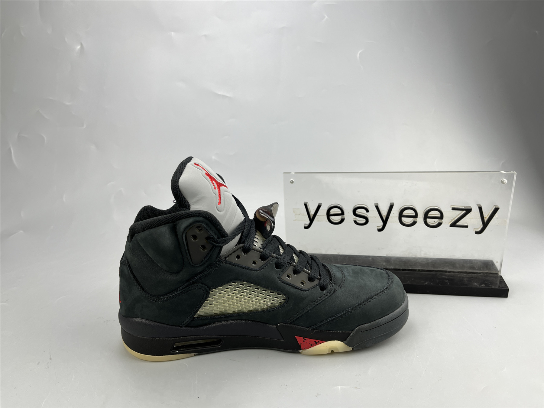 UA WMNS AIR JORDAN 5 GORE-TEX