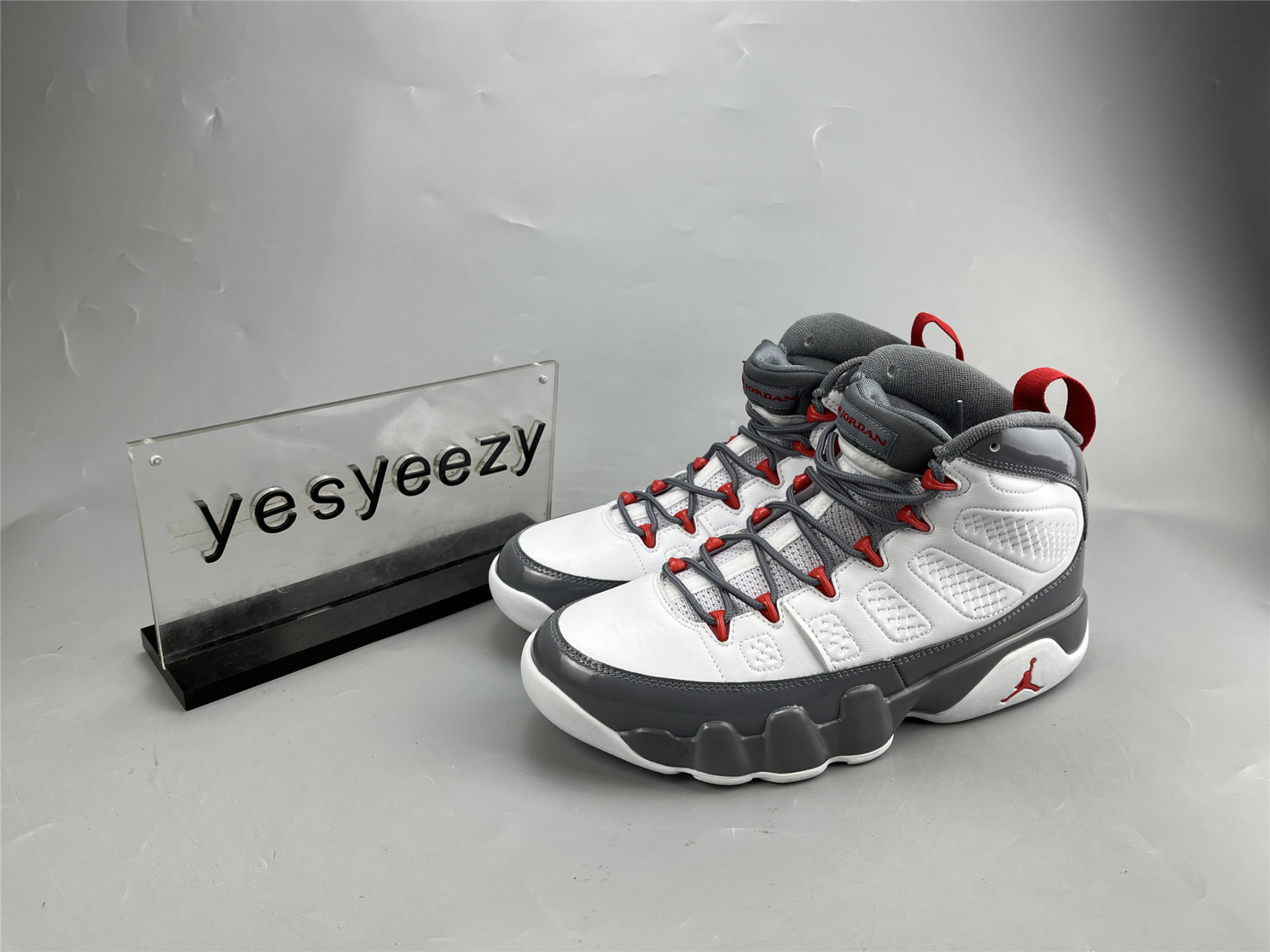 UA AIR JORDAN 9 RETRO 