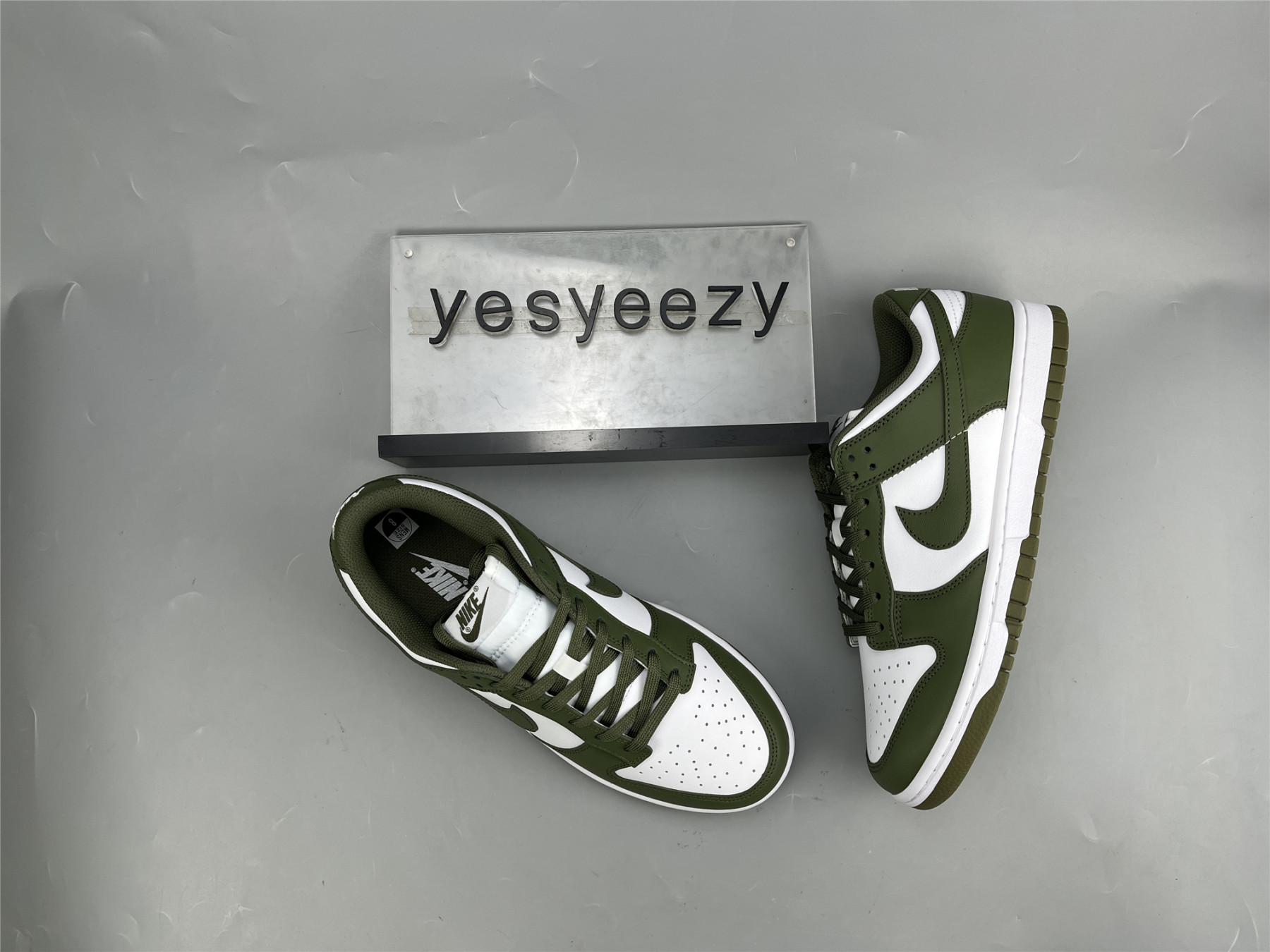UA NIKE WMNS DUNK LOW