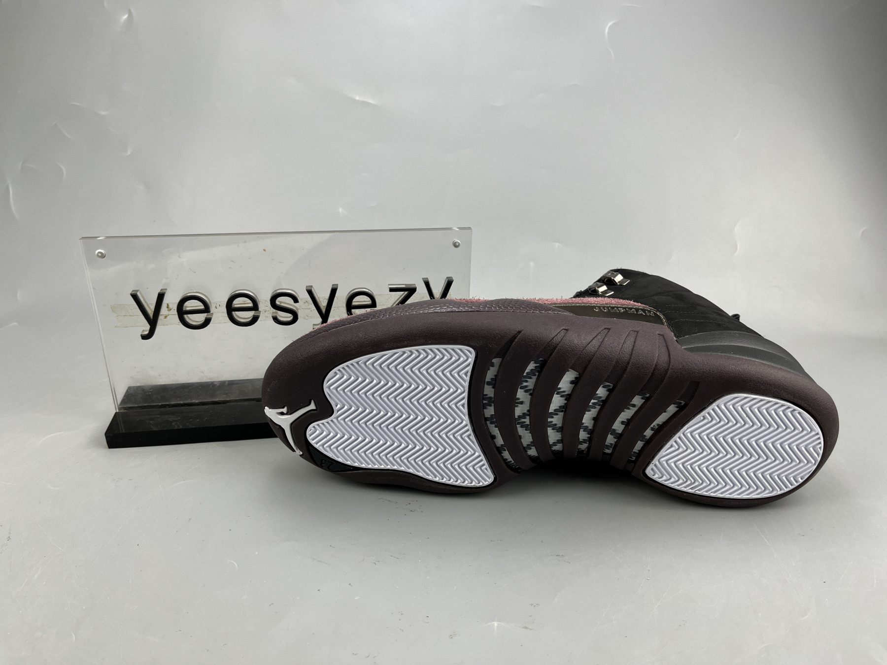 UA A MA MANIÃ‰RE X WMNS AIR JORDAN 12 RETRO 