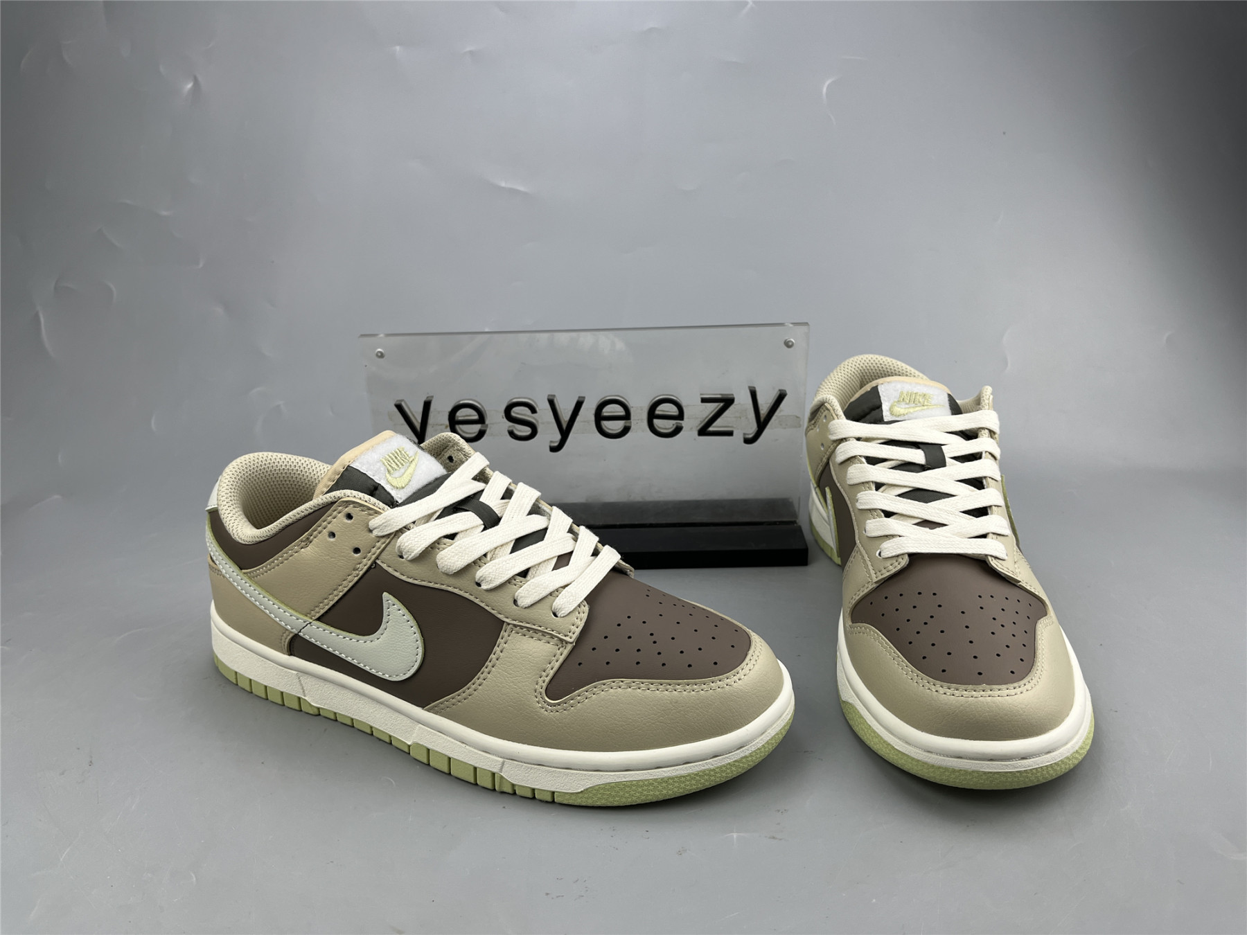 UA NIKE DUNK LOW MOCHA