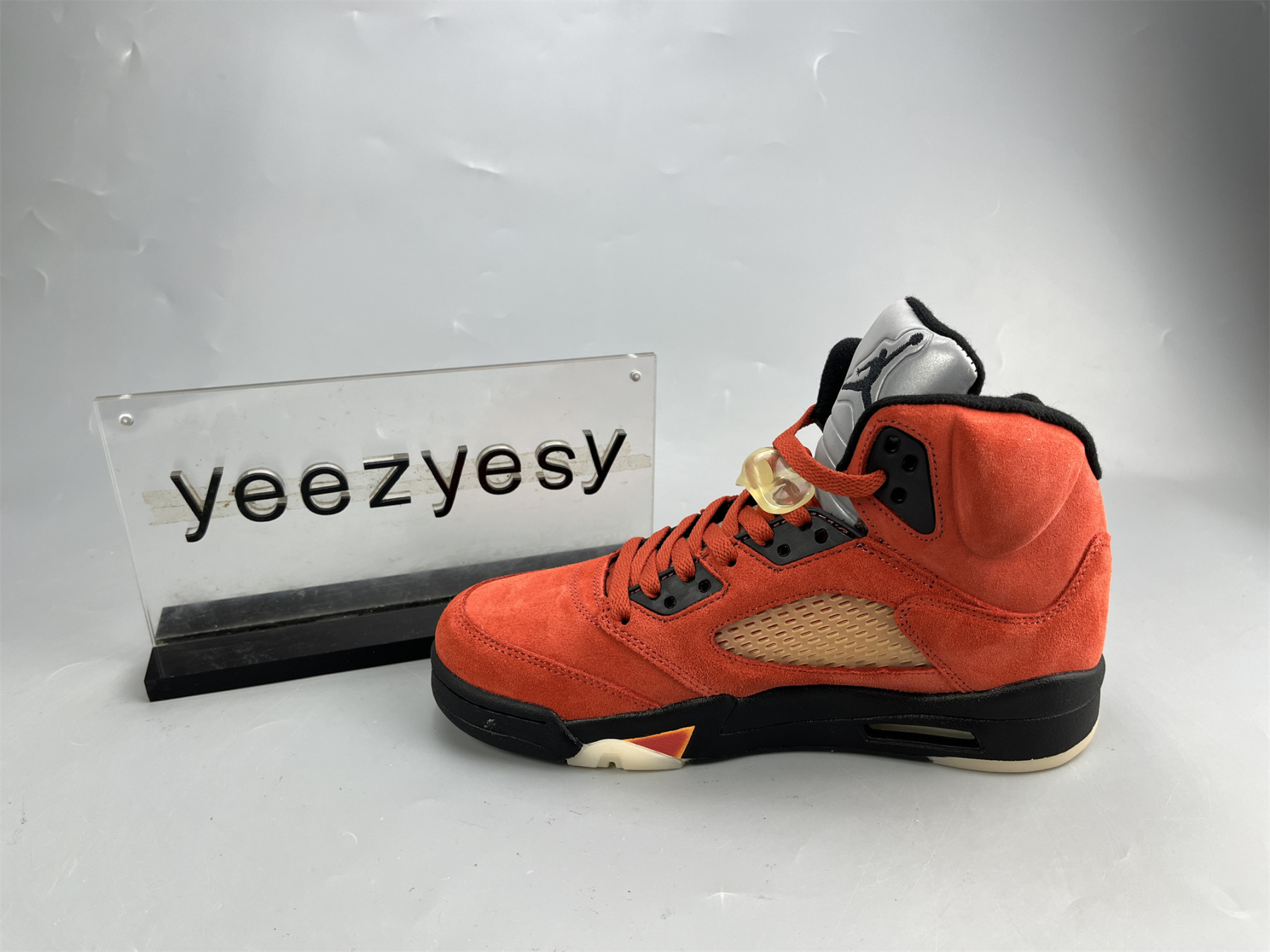 UA WMNS AIR JORDAN 5 RETRO