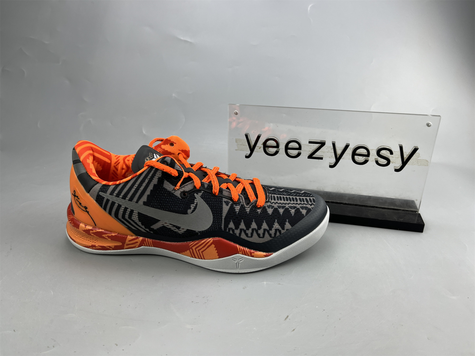 UA NIKE KOBE 8 SYSTEM