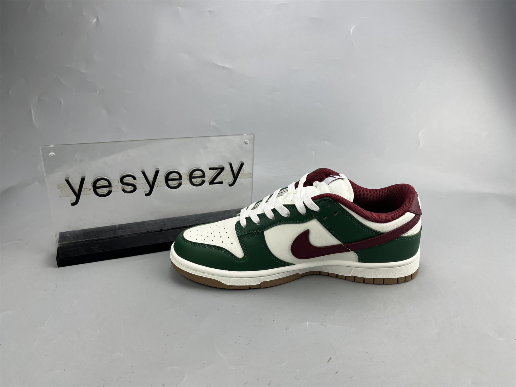 UA NIKE DUNK LOW 