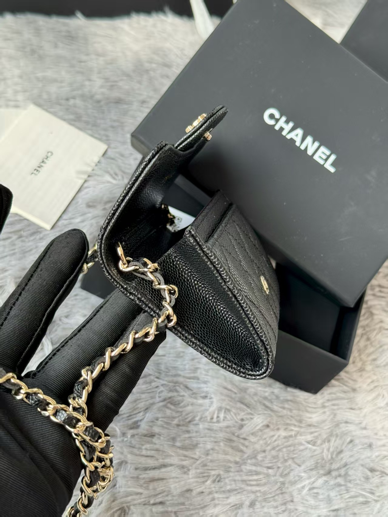 Ch**el Wallet on Chain 11x7.5x2cm