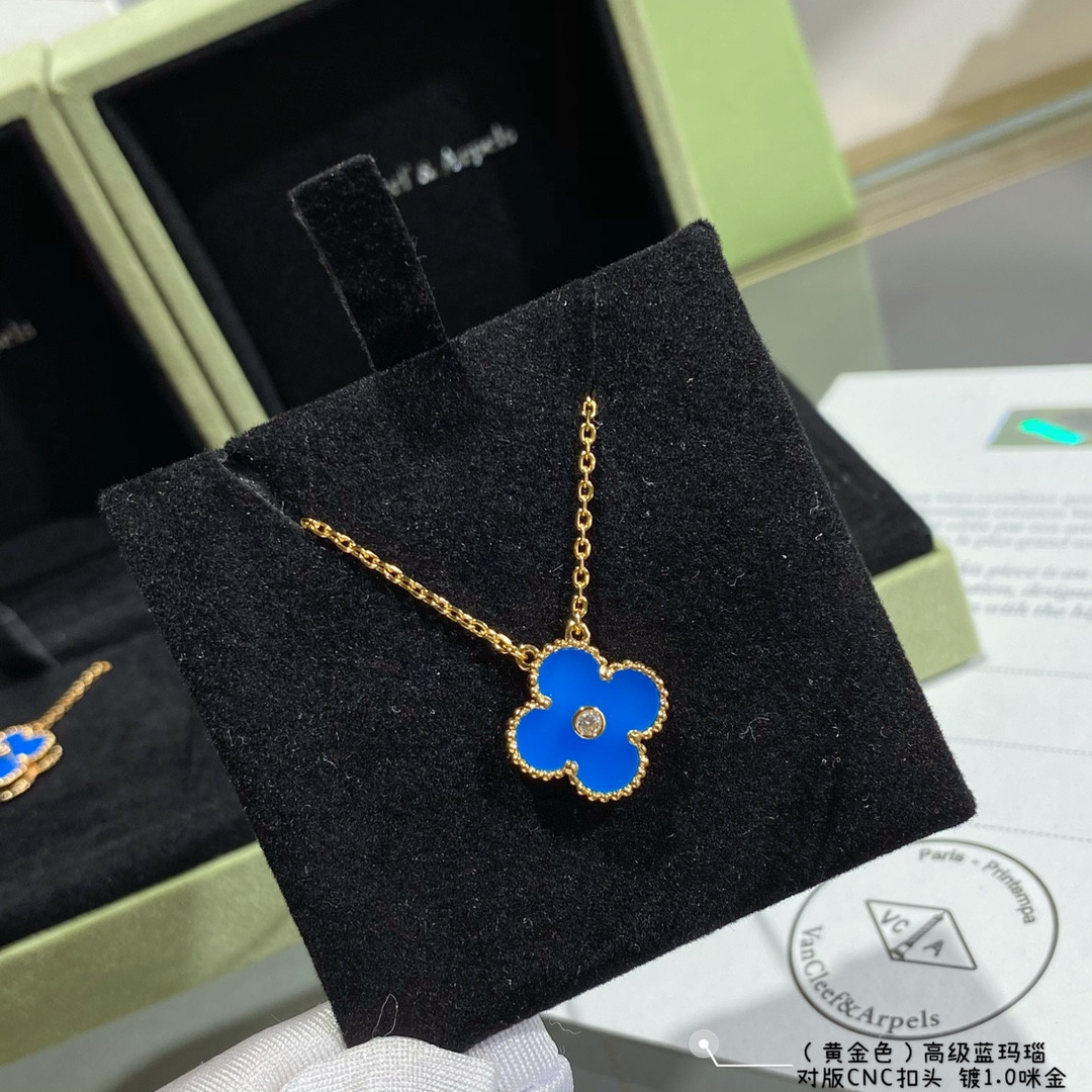 V*n Cl**f & Arpels Medium Sapphire Blue Agate Clover Necklace Diameter approx 1.5cm,Chain length approx 40+5cm