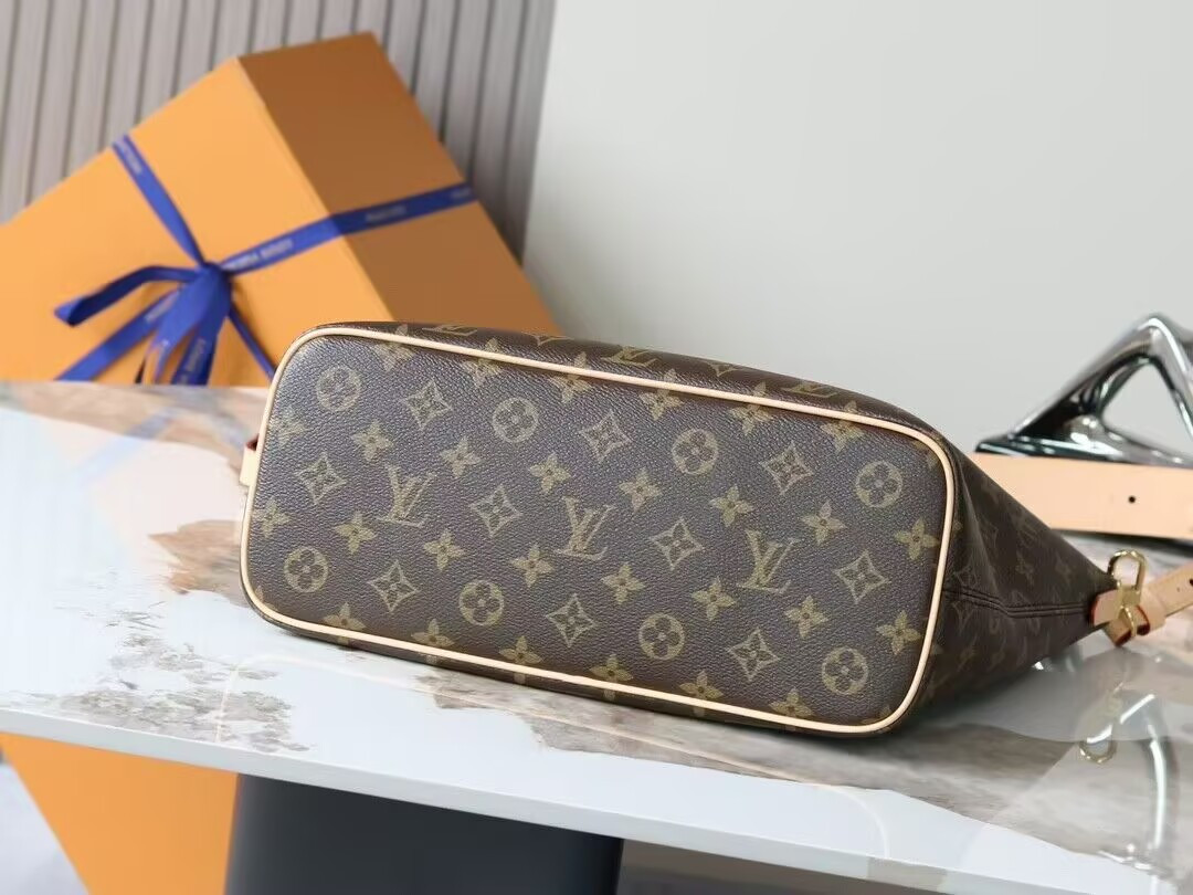 LV Neo Lockit MM M26494 36x30x15cm Without Box