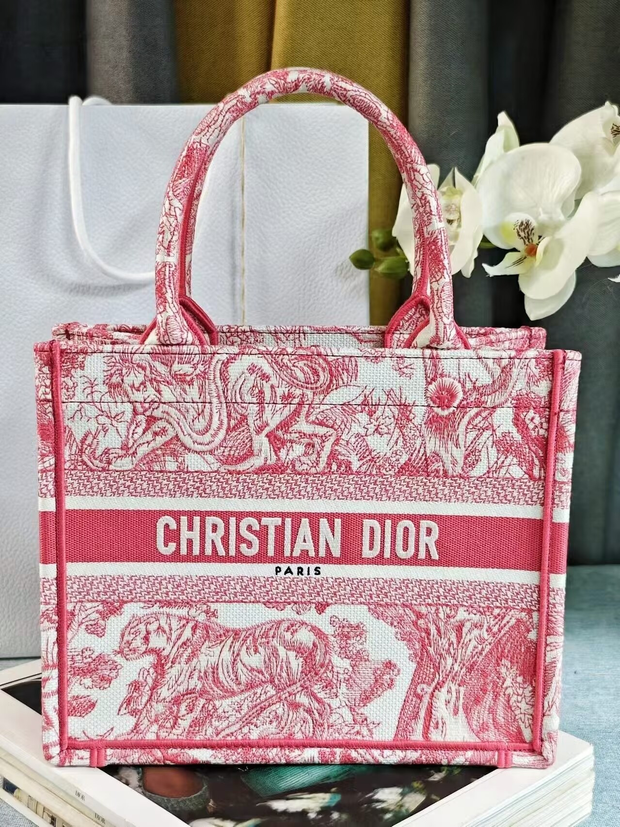 D10r Tote 26 x 8 x 22cm