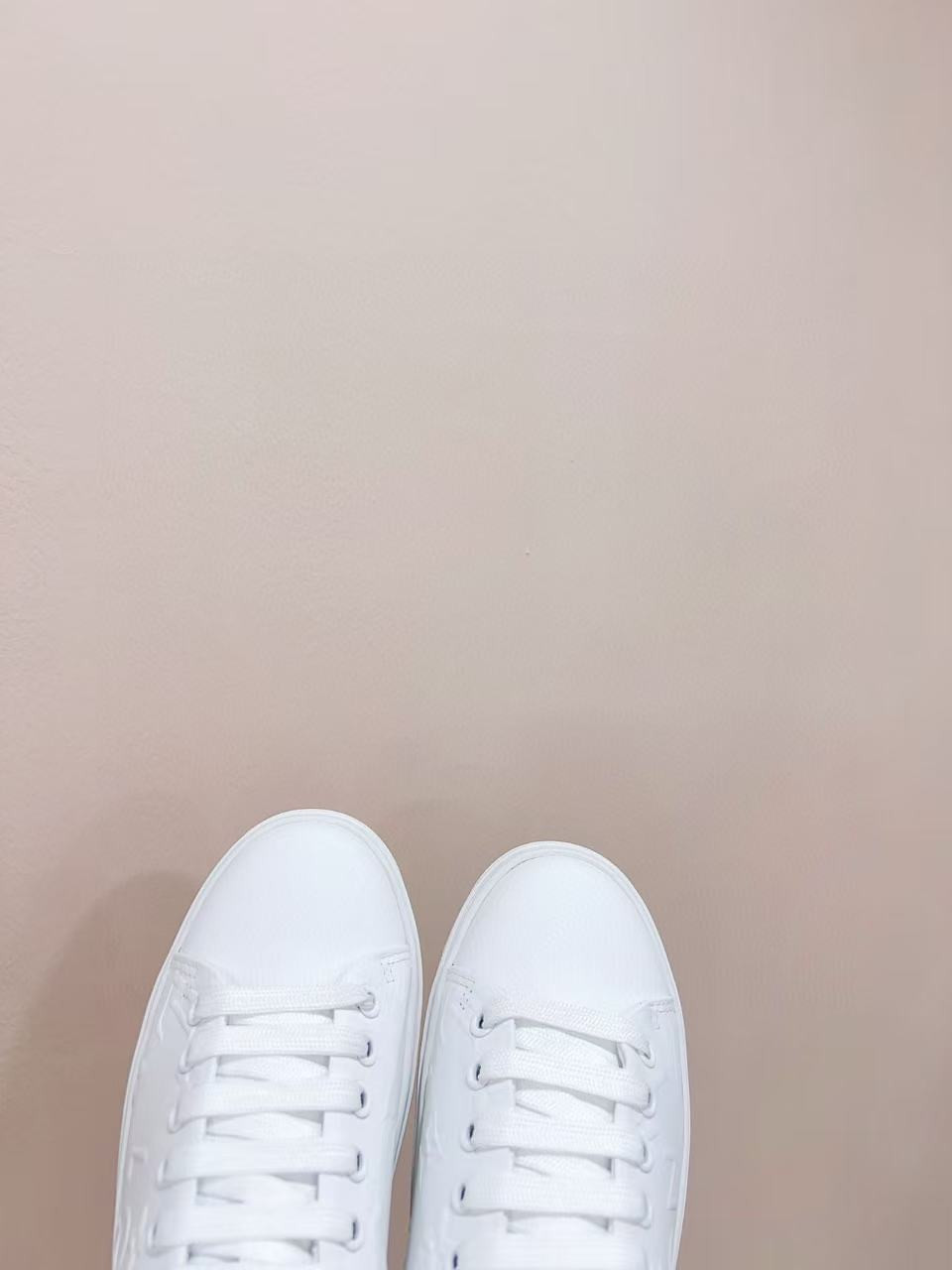 UA LV Time Out Sneaker