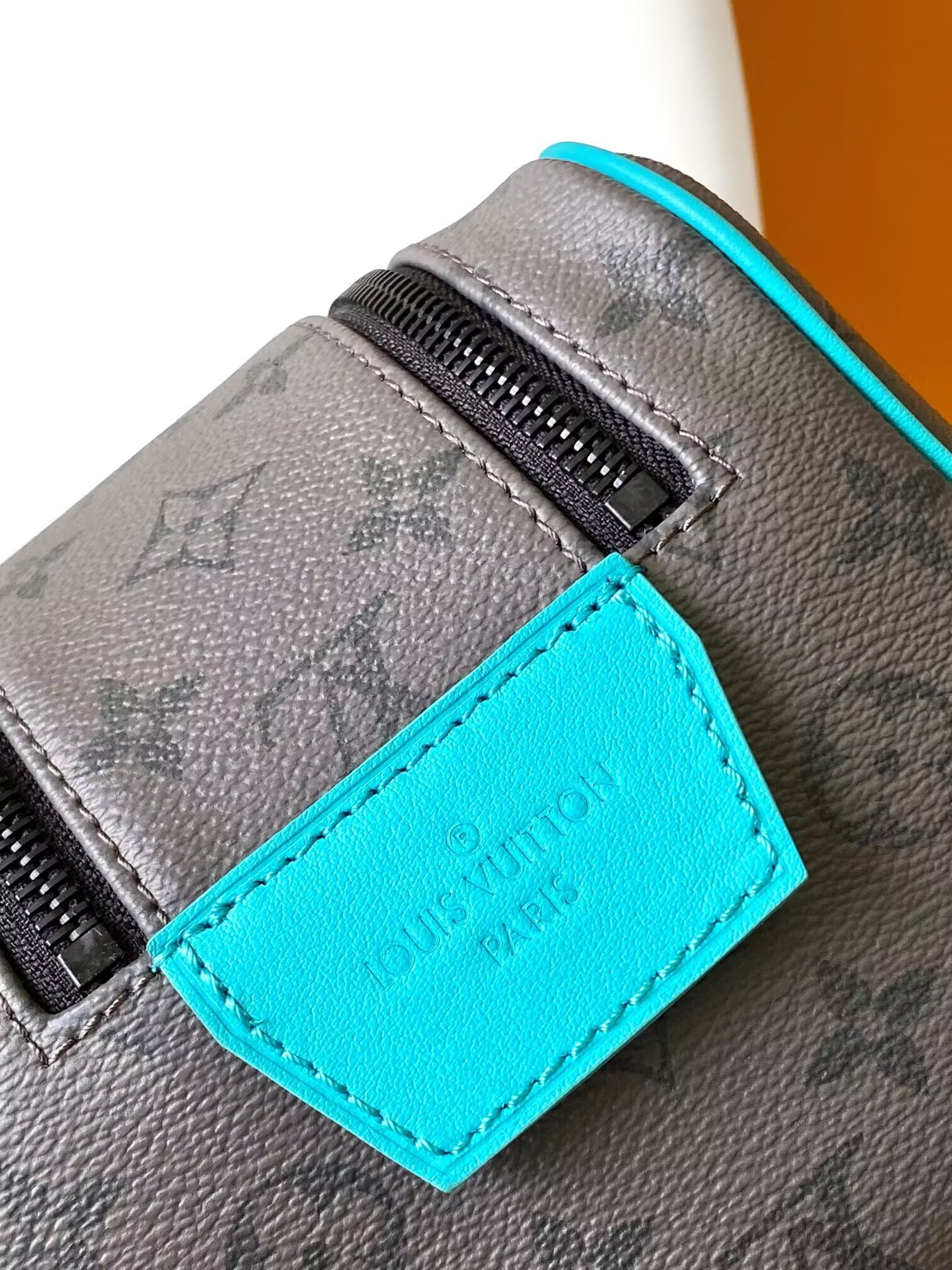 LV Dopp Kit Toiletry Bag M11482 28 x 15 x 16.5cm