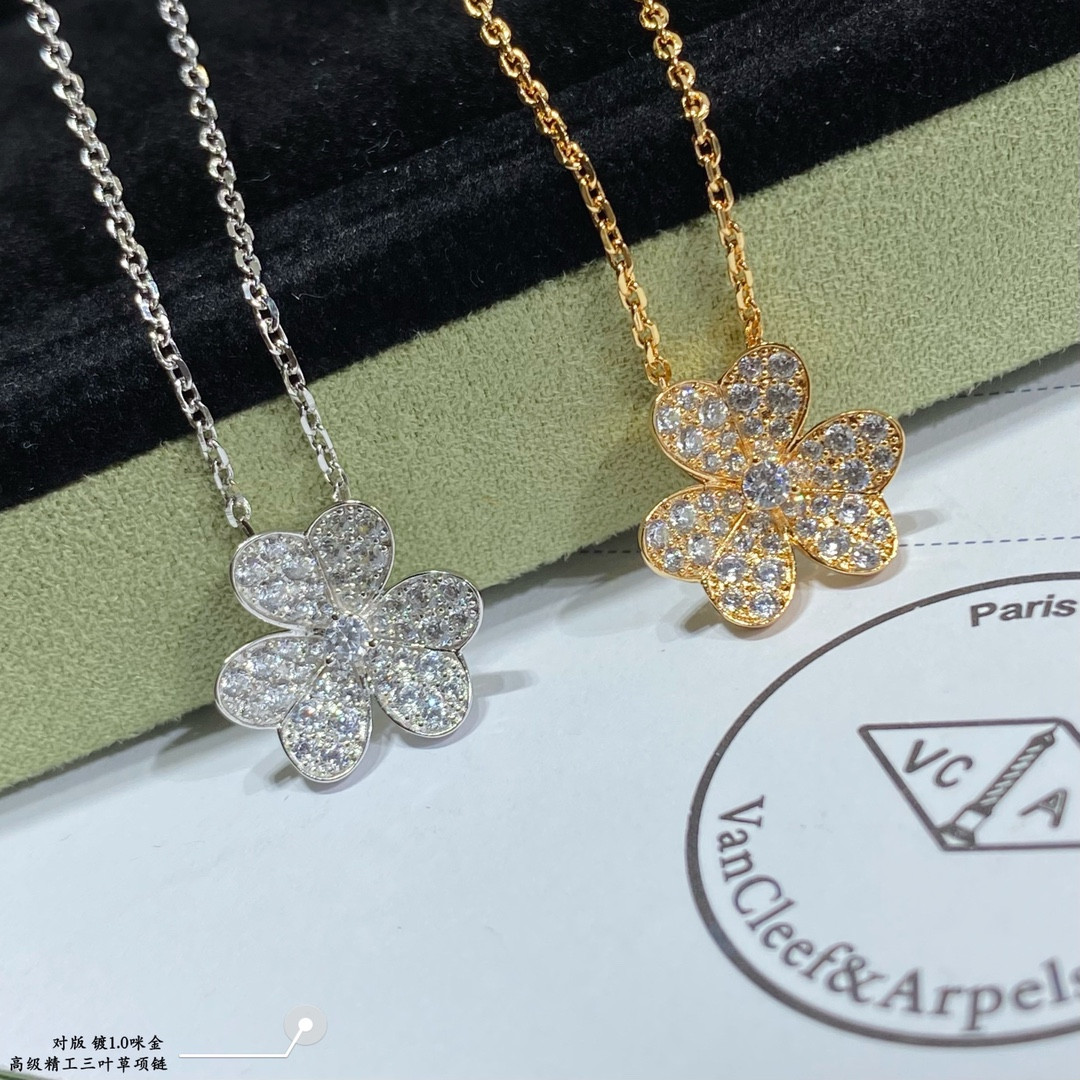 V*n Cl**f & Arpels Full D1am0nd clover Necklace