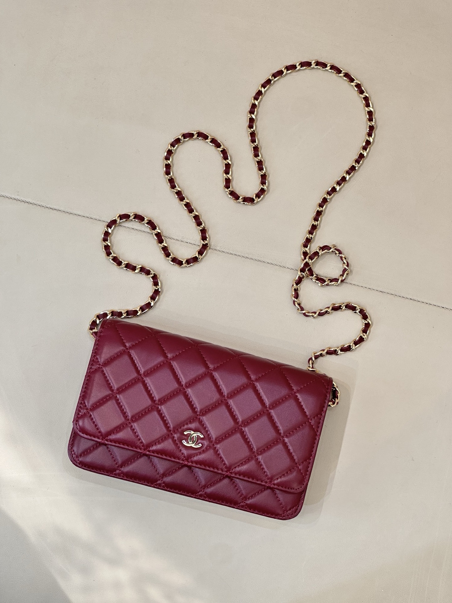 Ch**el WOC CLASSIC WALLET ON CHAIN 13x19cm