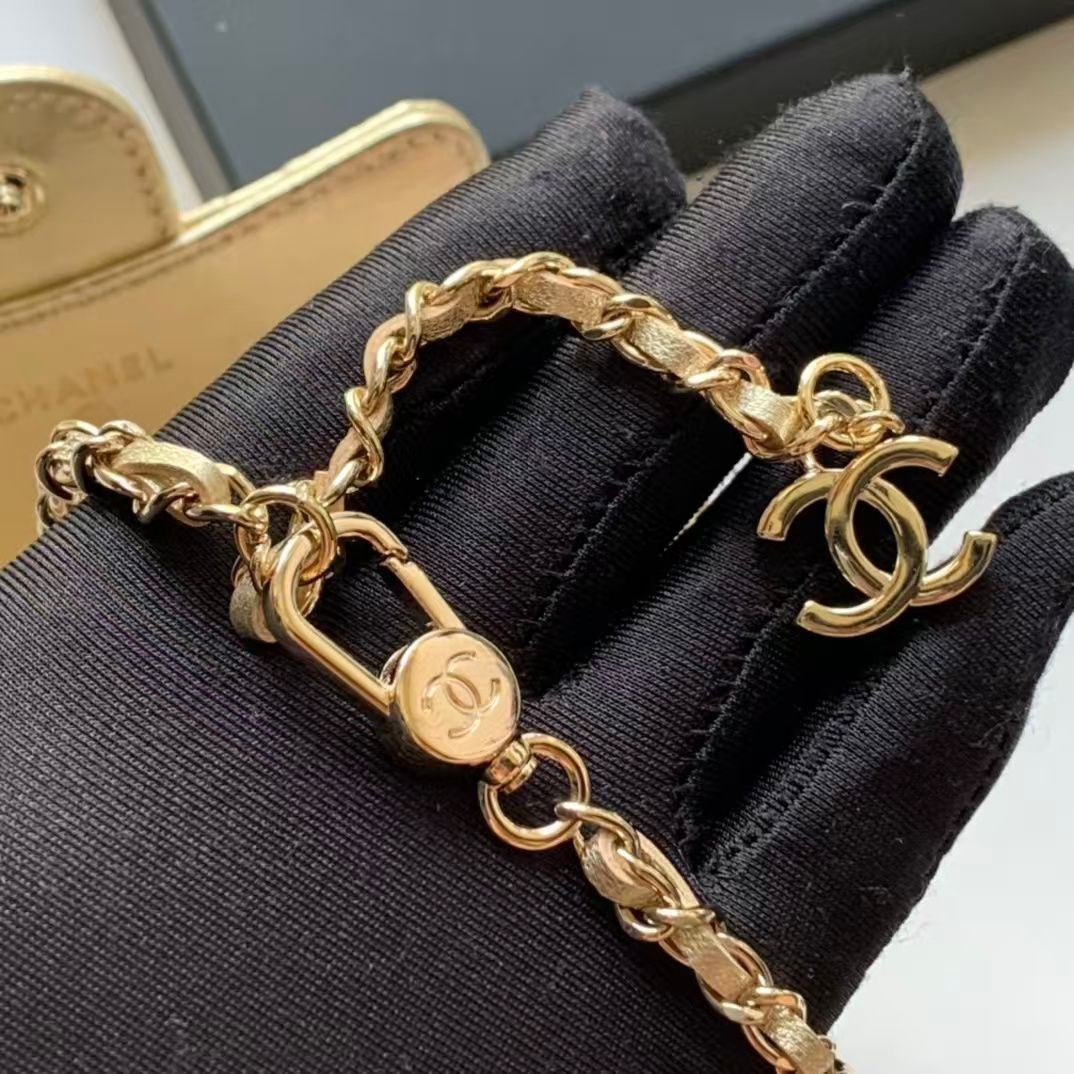 Ch**el Wallet on Chain 11x7.5x2cm