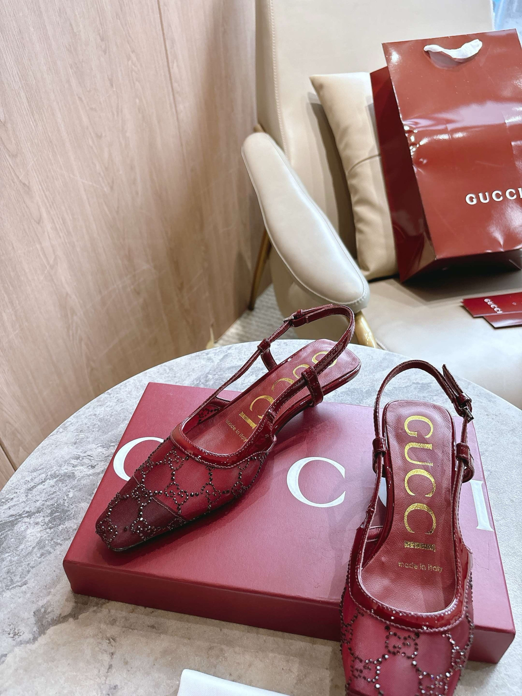 UA Gvc*1 GG Slingback