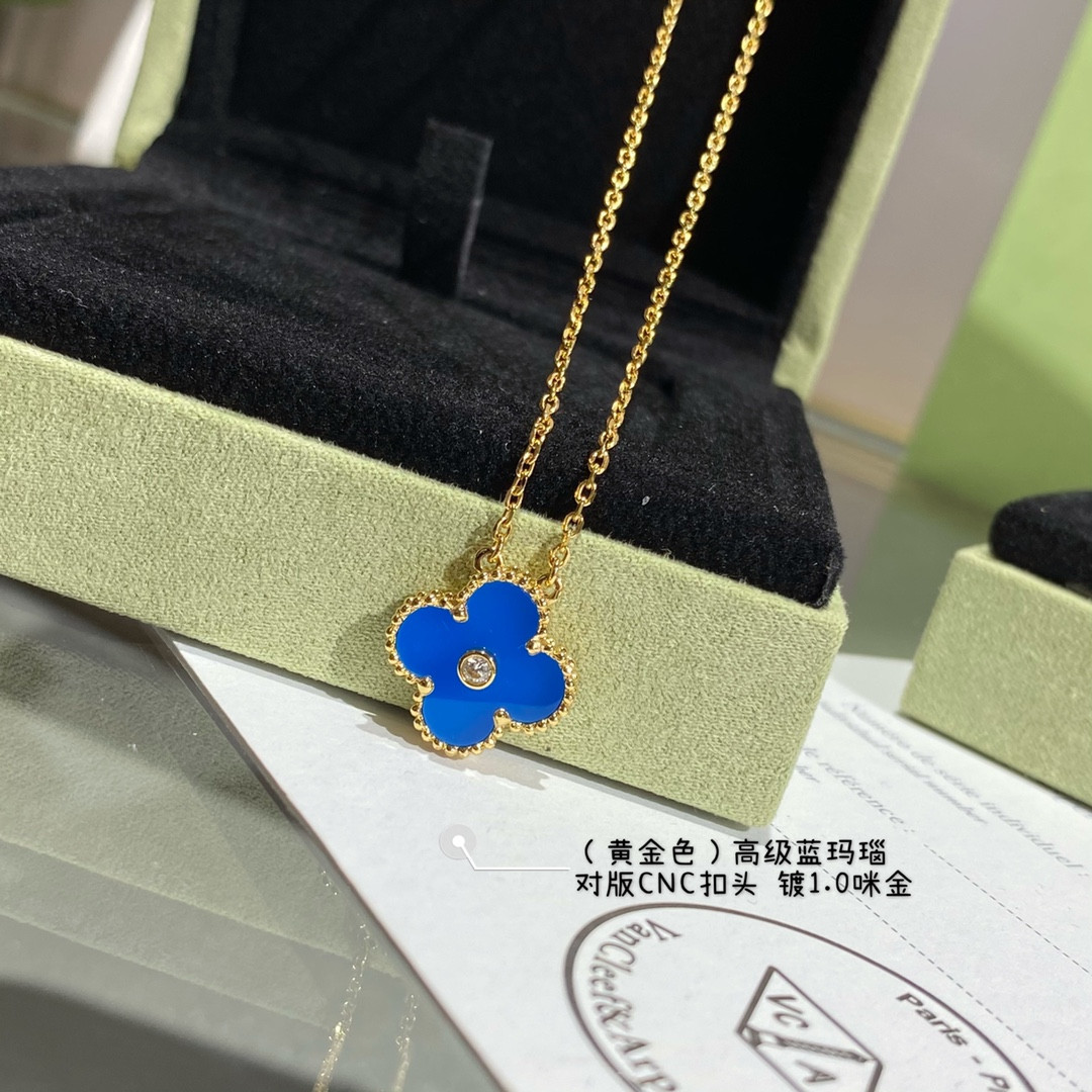V*n Cl**f & Arpels Medium Sapphire Blue Agate Clover Necklace Diameter approx 1.5cm,Chain length approx 40+5cm