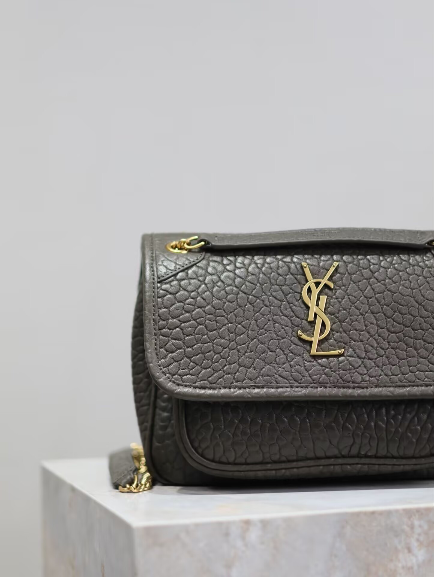 Y51 Niki Mini in grained lambskin 828736 12.5x18x5cm