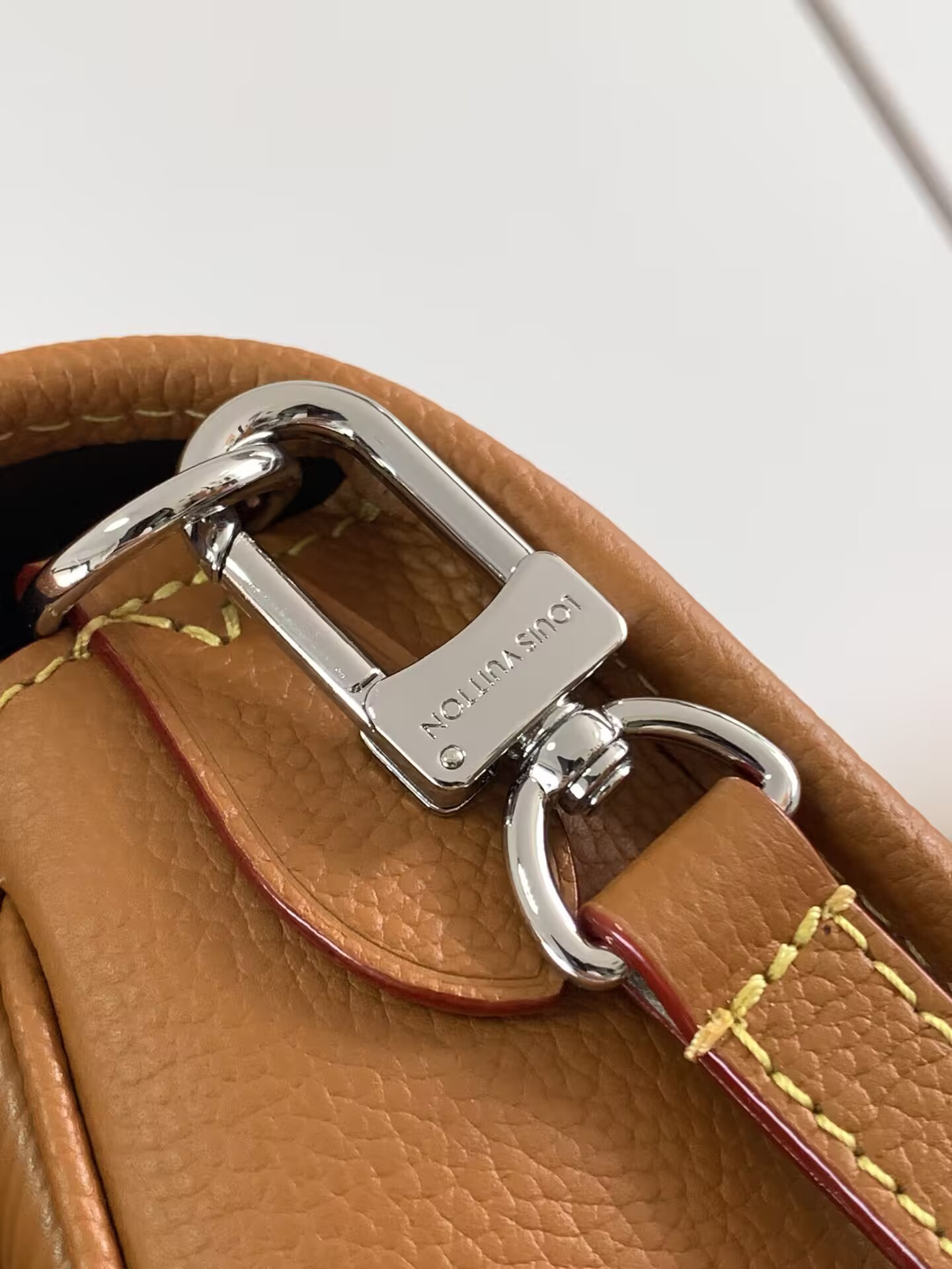 LV BUCI Handbags M59459 15.5x9x24.5cm