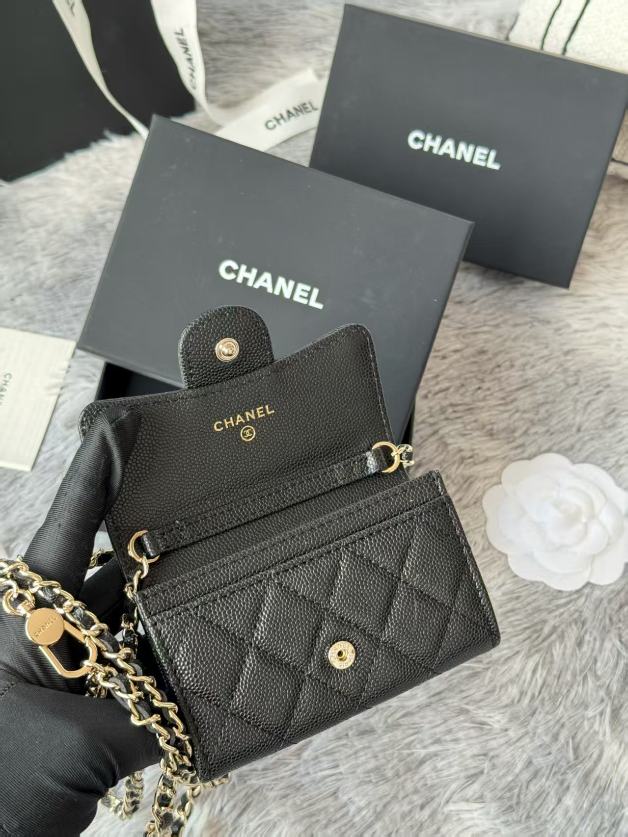 Ch**el Wallet on Chain 11x7.5x2cm