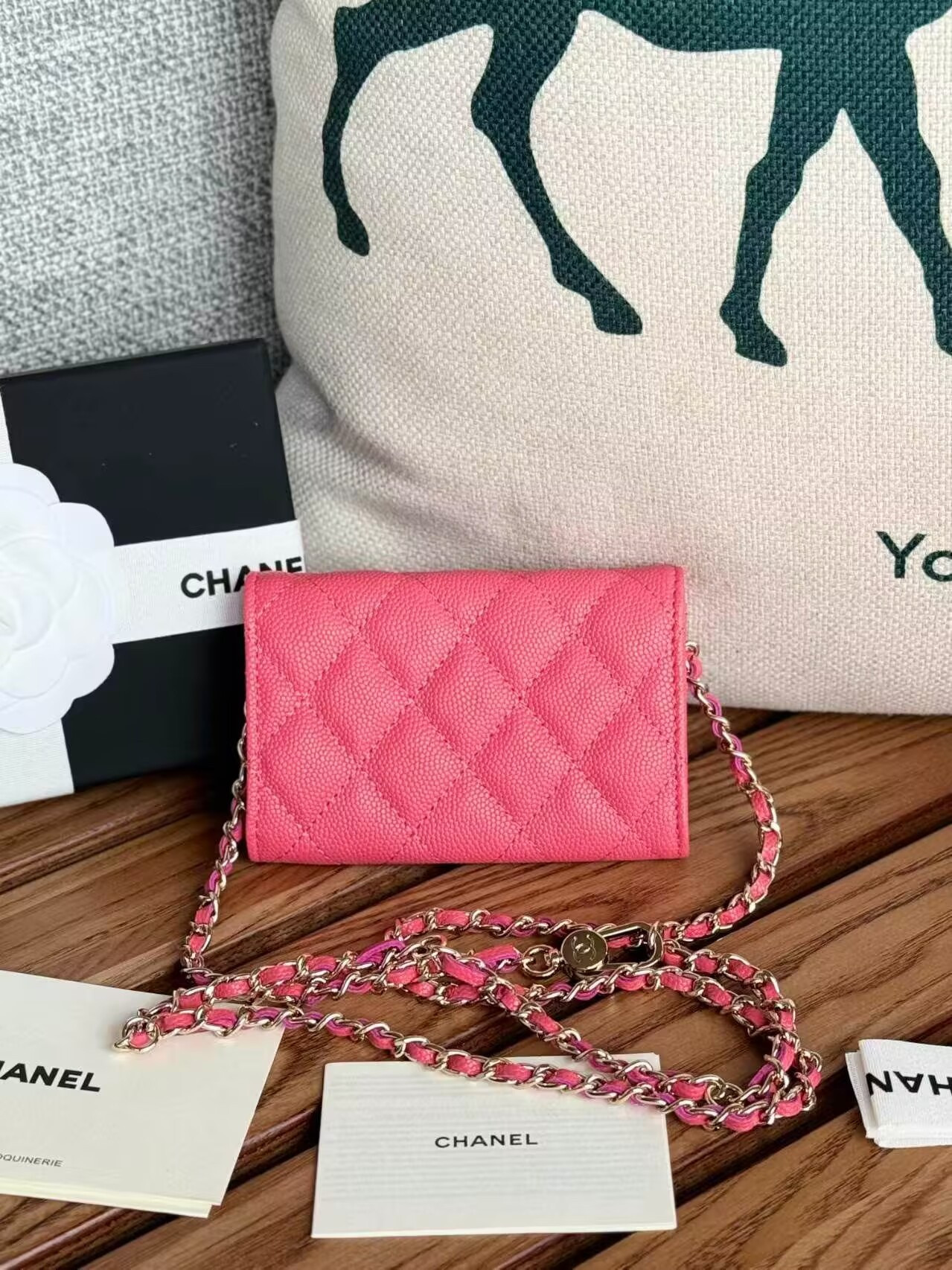 Ch**el Wallet on Chain 11x7.5x2cm